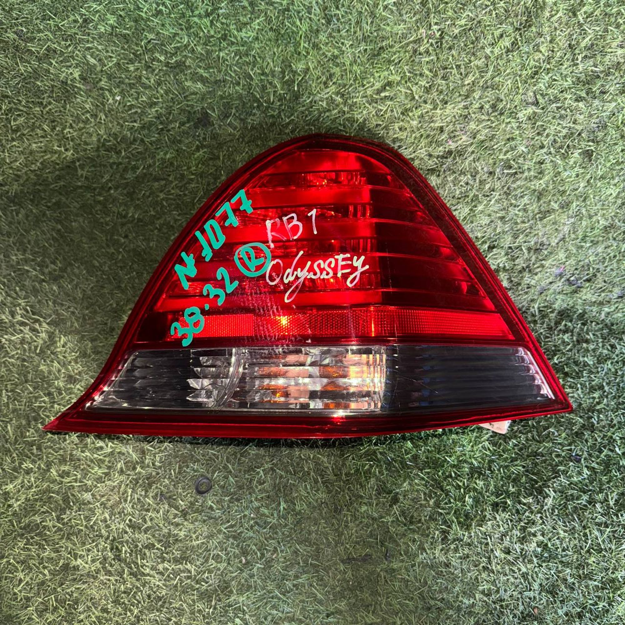 1077 Фонарь задний правый HONDA ODYSSEY RB1, 1 рублей, Невинномысск