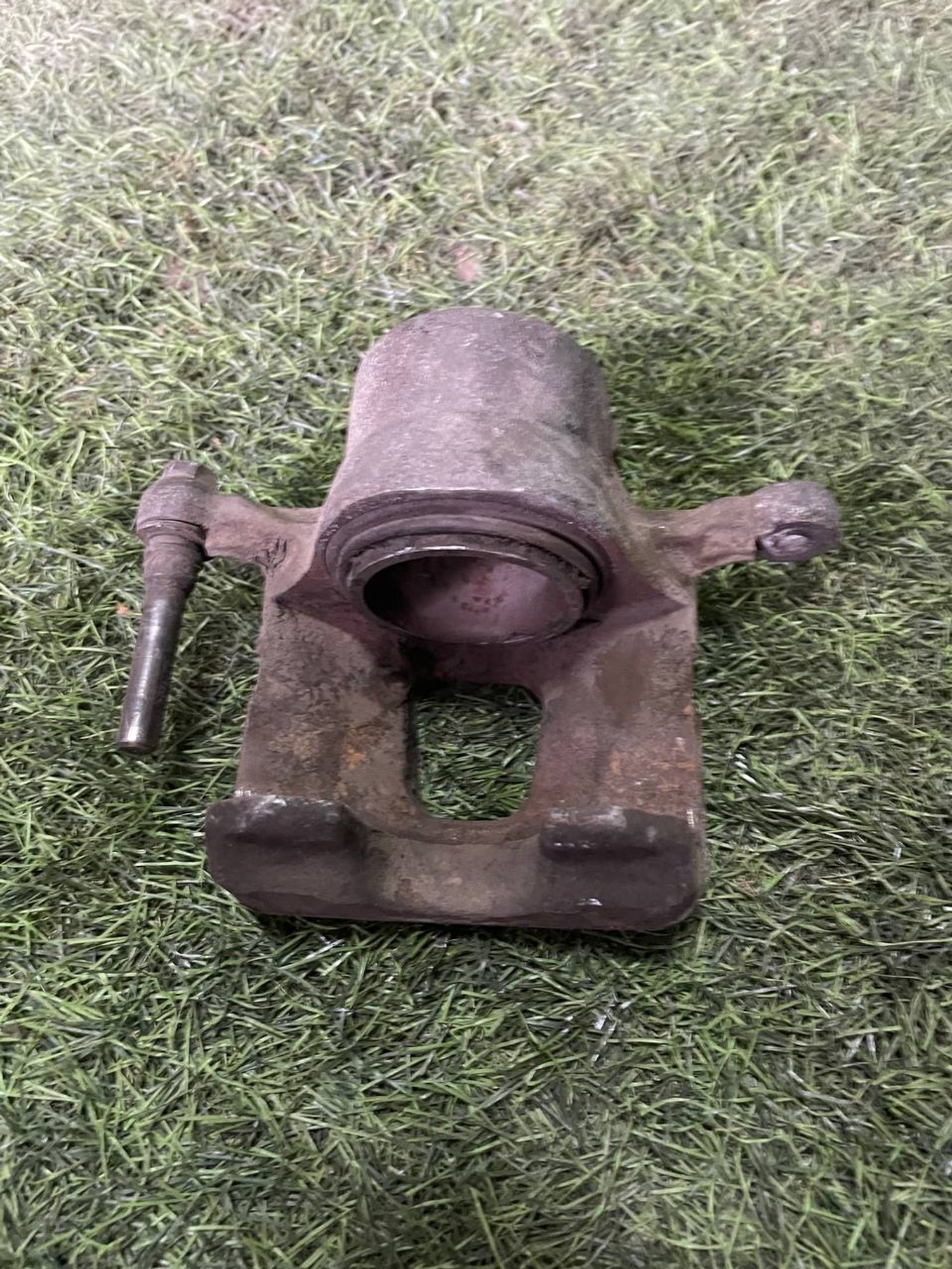 404 Суппорт тормозной передний правый NISSAN CEFIRO A32, 3000 рублей, Невинномысск