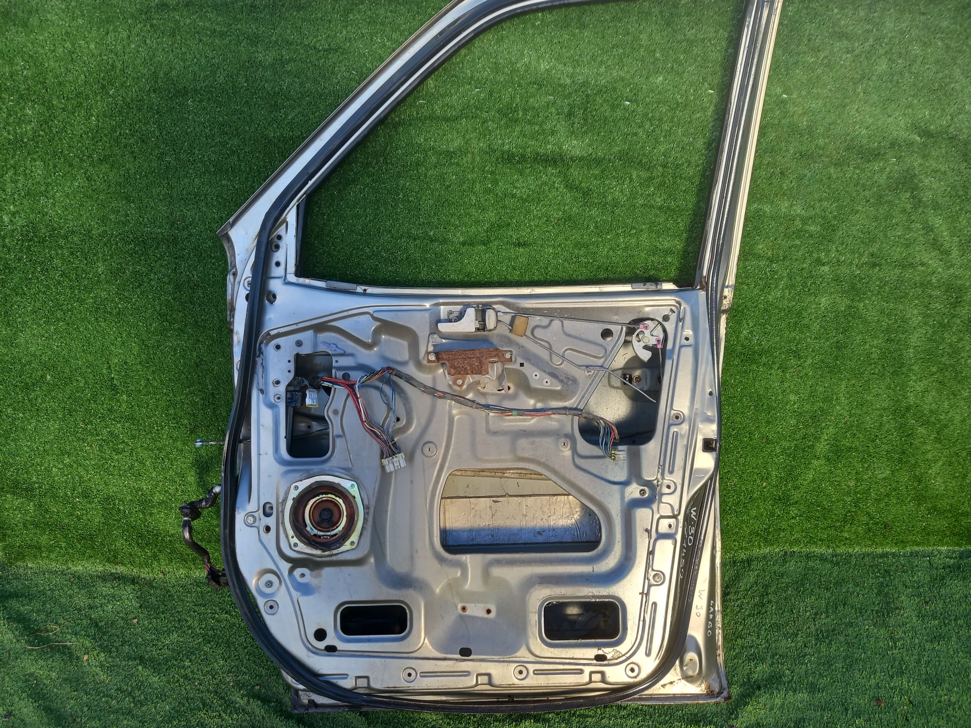 1452 дверь на NISSAN LARGO W30, 7500 рублей, Невинномысск