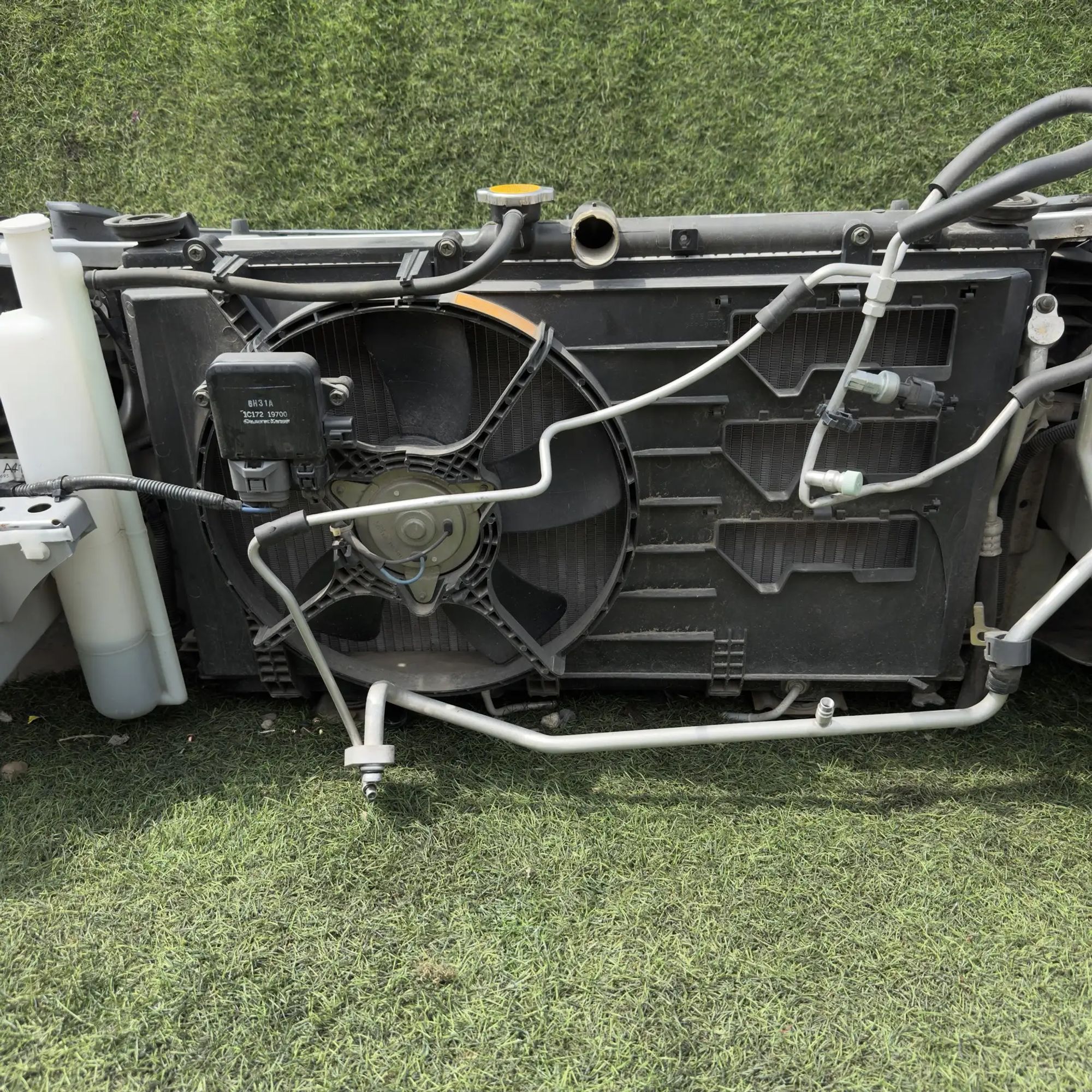 https://ycs.partsauto.market/partsauto-images/thmbs/userImages/772e461030aea93f4dbb6447c0f924d3/part/44942494-d8d9-4405-9d9b-24544eda84d1_1778158164683.jpg