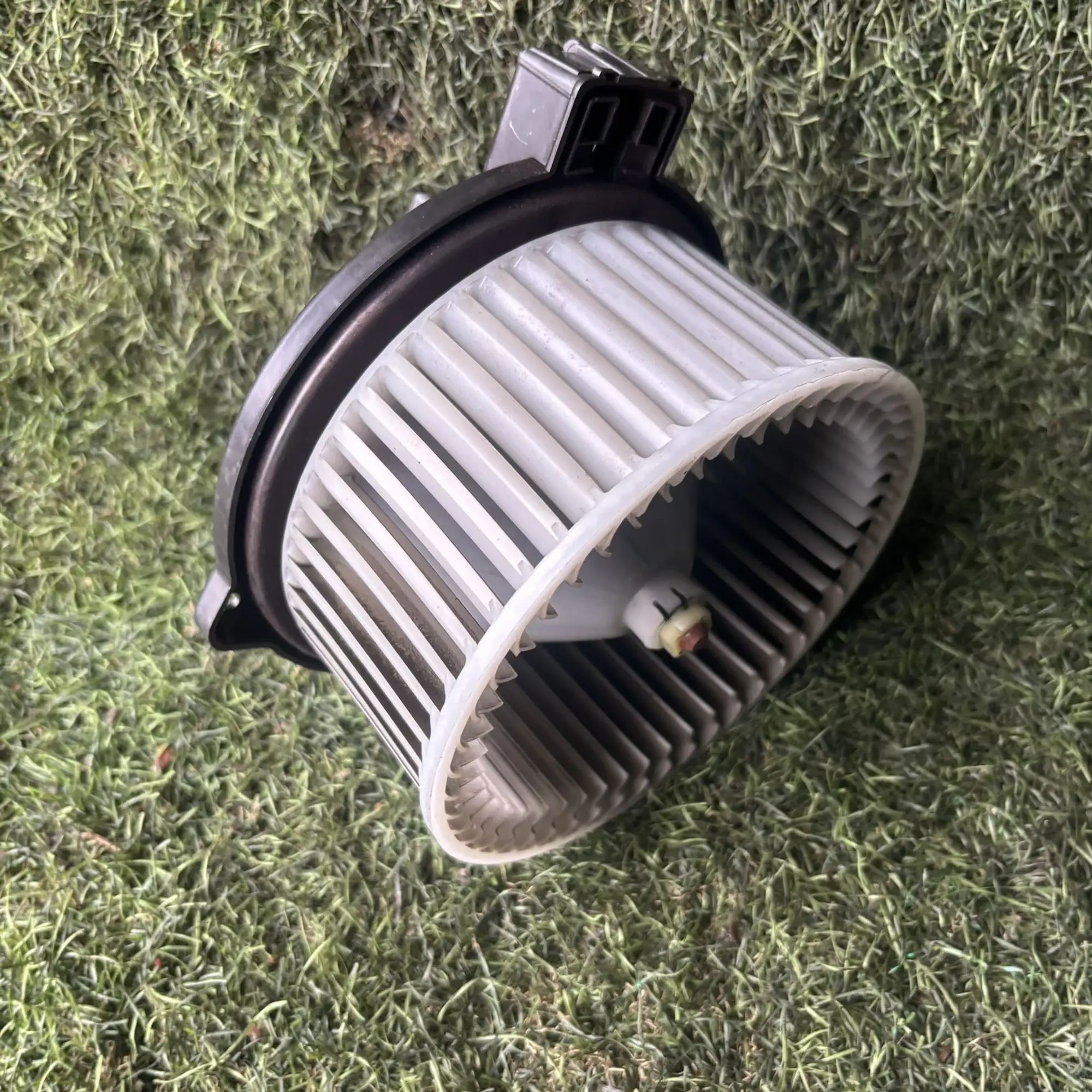 https://ycs.partsauto.market/partsauto-images/thmbs/userImages/772e461030aea93f4dbb6447c0f924d3/part/44a59938-1d74-4ac9-b89c-95c2397f44a2_1776932777615.jpg
