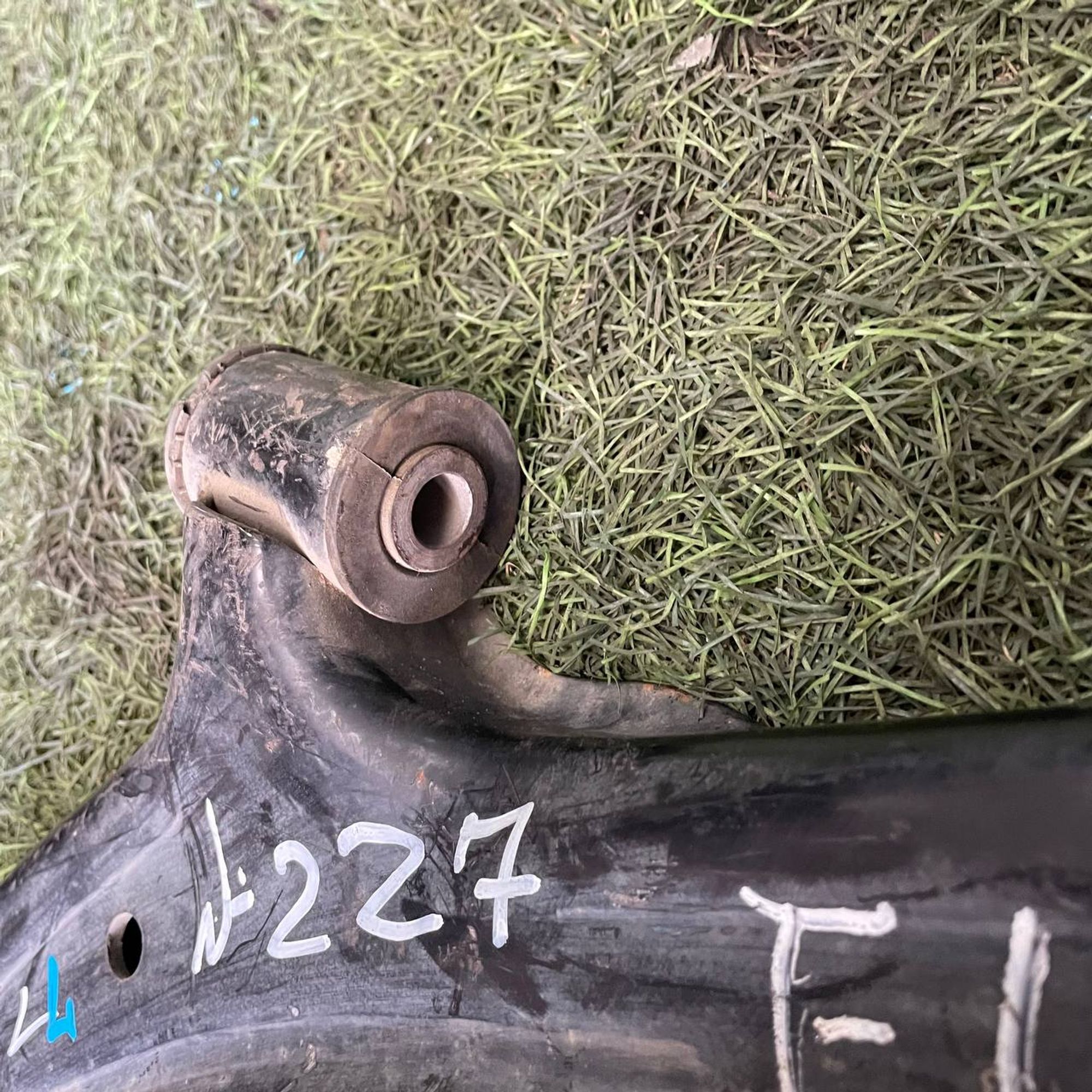 227 Рычаг передний левый нижний NISSAN NOTE E11, 3500 рублей, Невинномысск