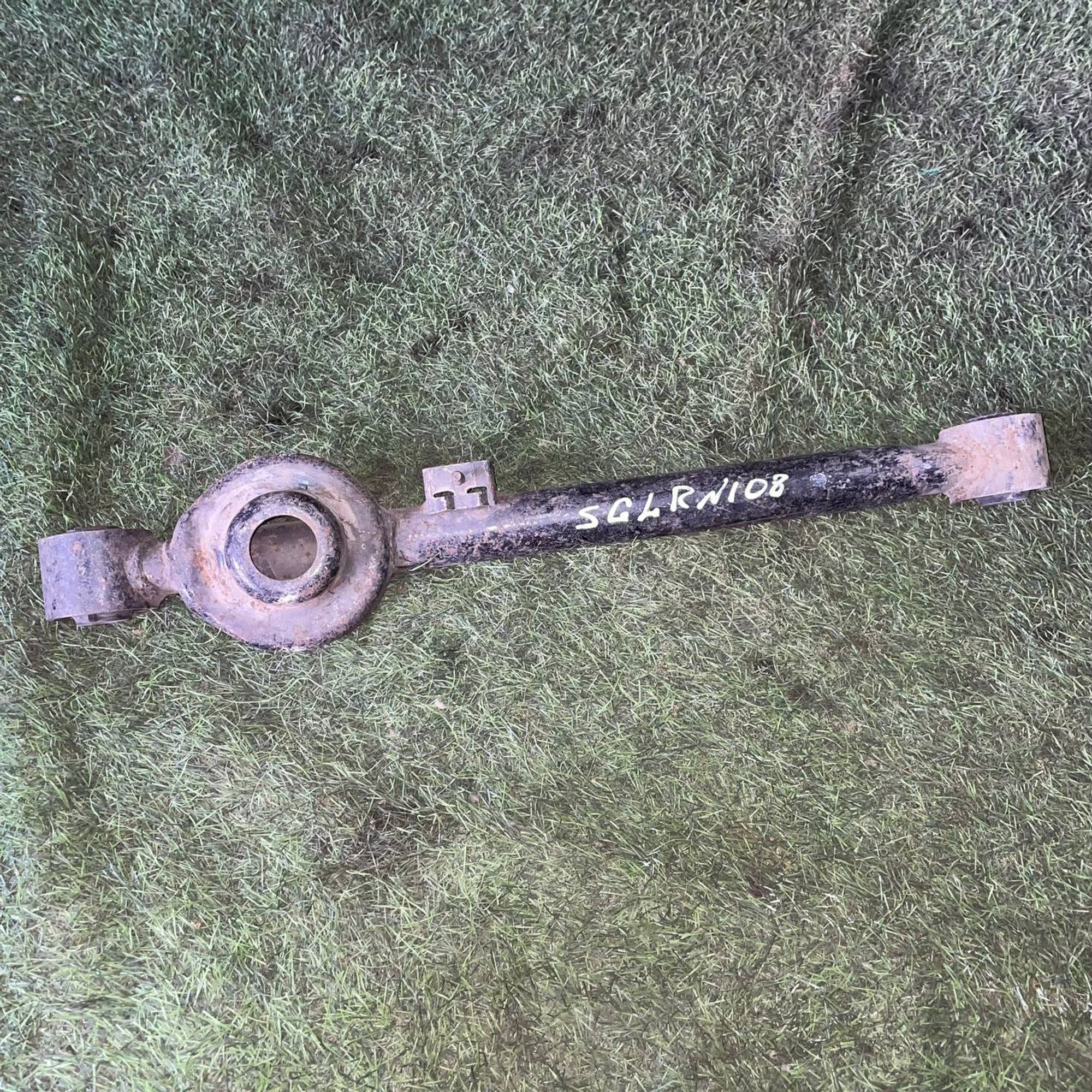 108 Рычаг задний правый нижний Mazda Bongo SGLW, 2000 рублей, Невинномысск