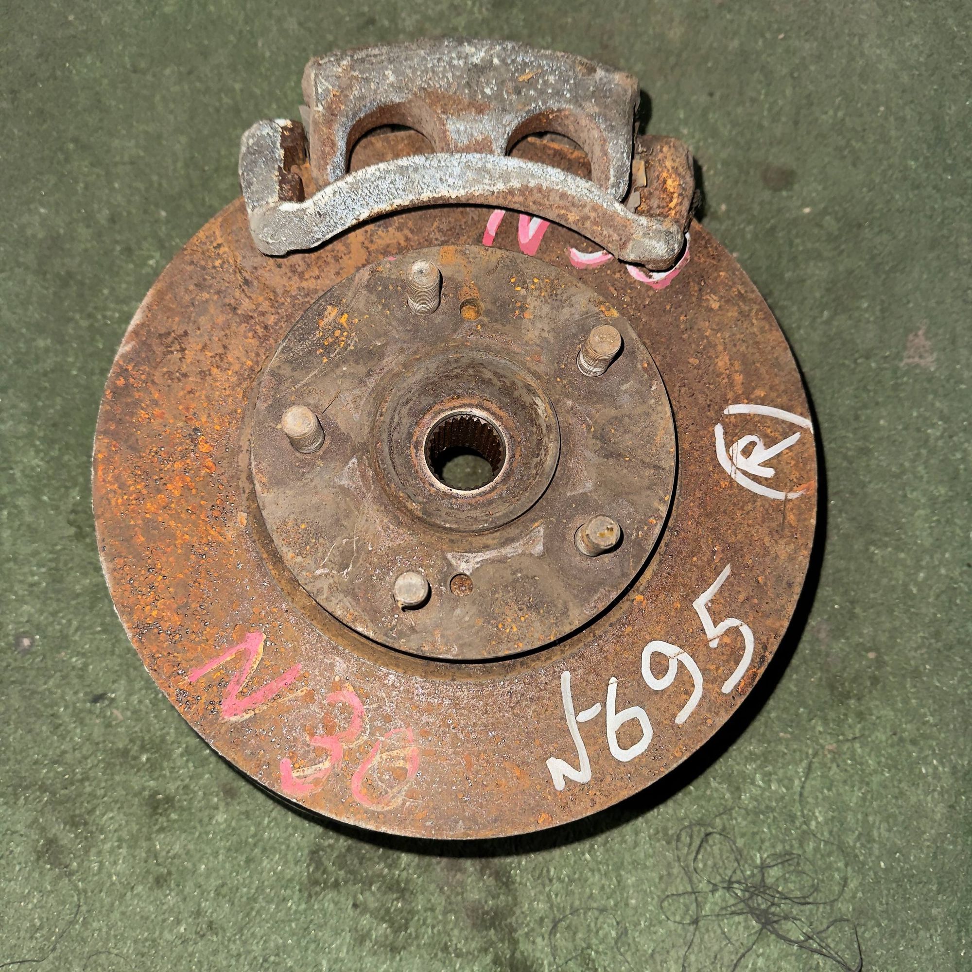 695 Ступица передняя правая NISSAN RNESSA N30, 6500 рублей, Невинномысск