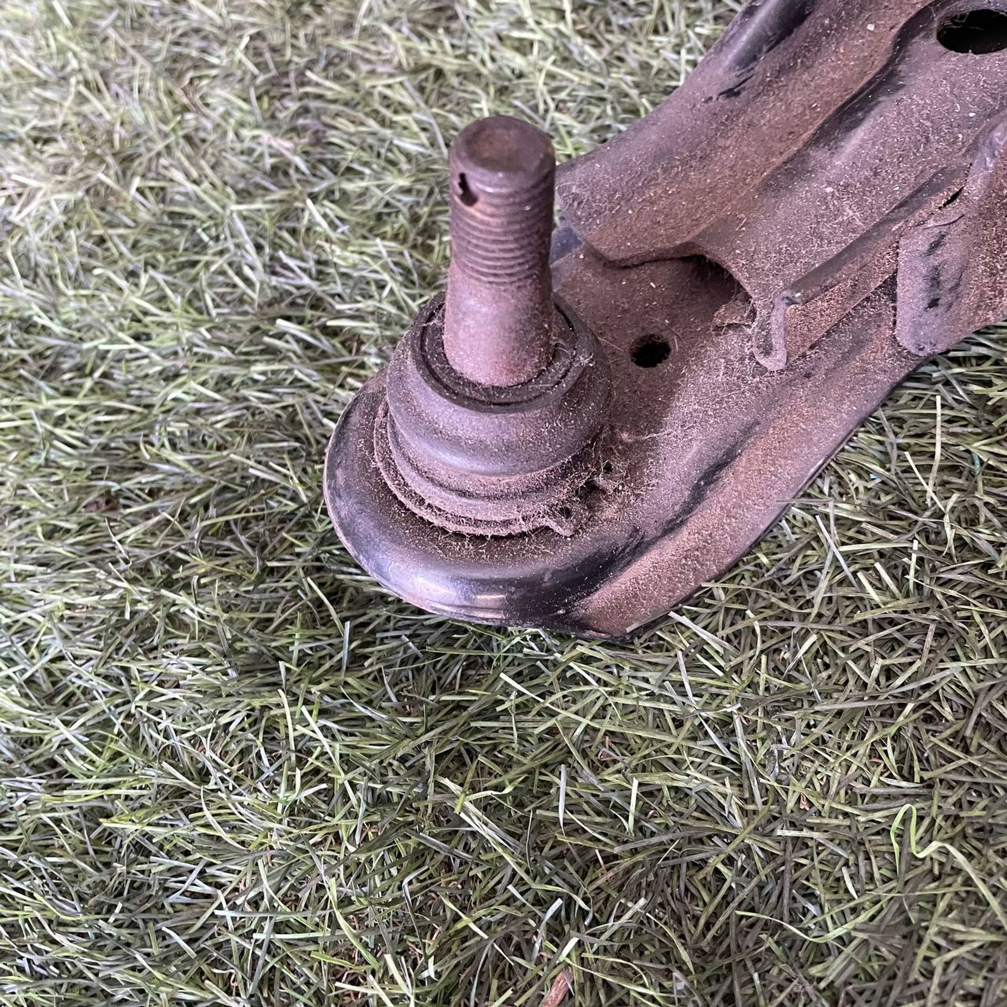 242 Рычаг передний левый нижний NISSAN LIBERTY PM12, 3500 рублей, Невинномысск