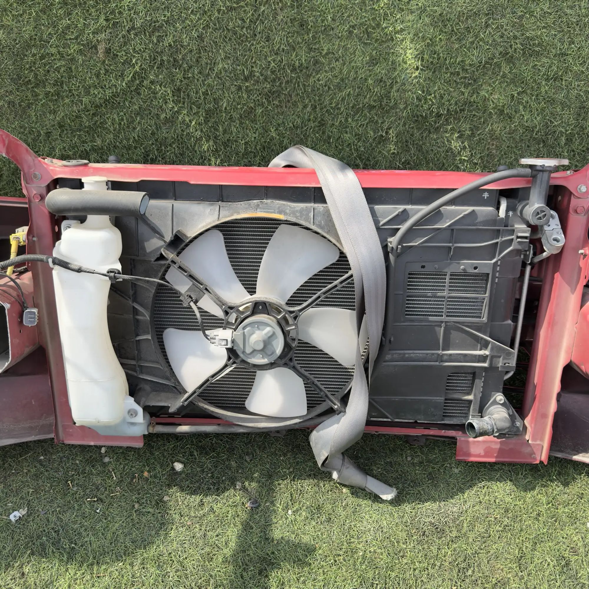 https://ycs.partsauto.market/partsauto-images/thmbs/userImages/772e461030aea93f4dbb6447c0f924d3/part/46519a8b-4817-4a15-bc05-c4261010ec22_1778159391876.jpg
