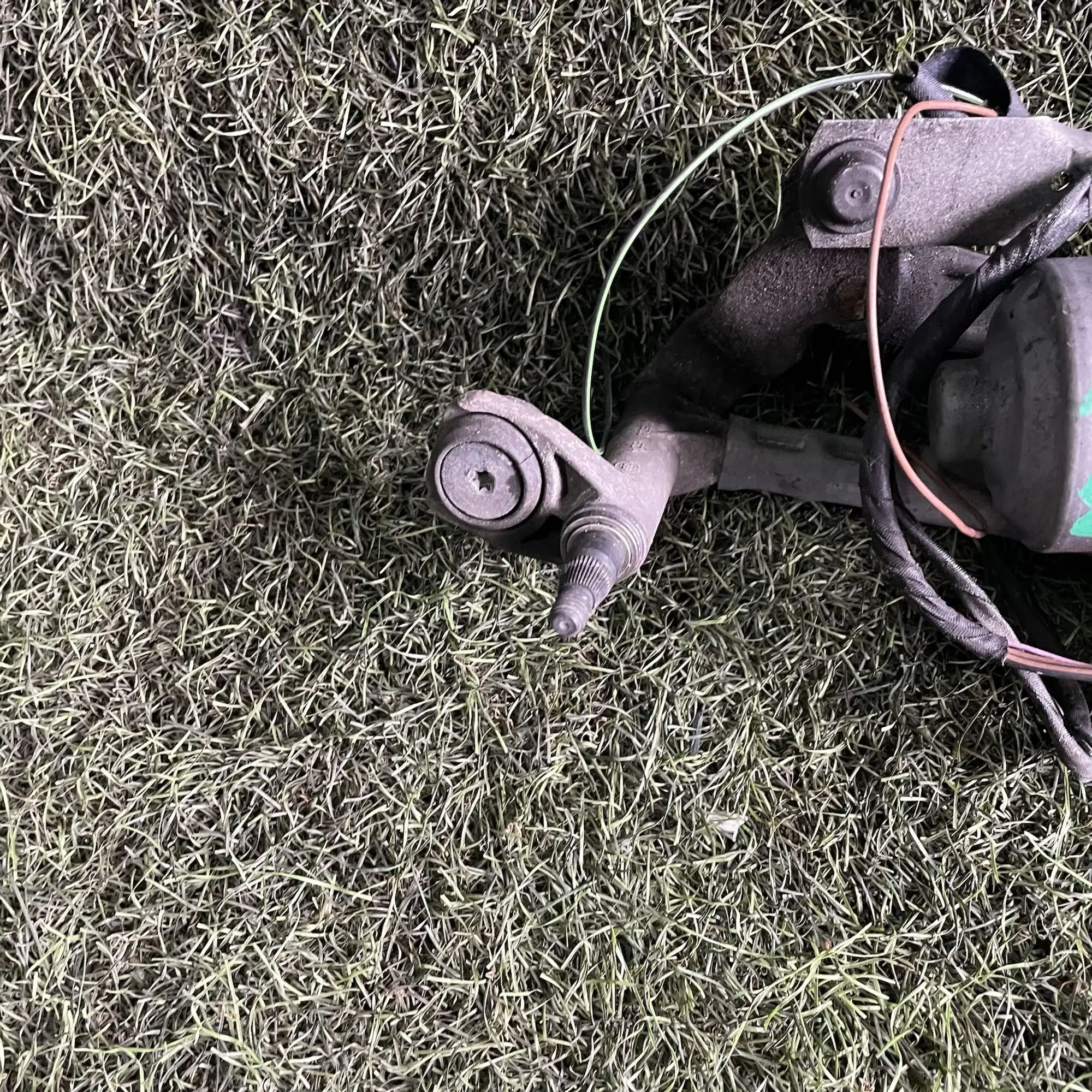 https://ycs.partsauto.market/partsauto-images/thmbs/userImages/772e461030aea93f4dbb6447c0f924d3/part/46899751-339d-4b88-94d7-6a2eea989031_1778829892412.jpg