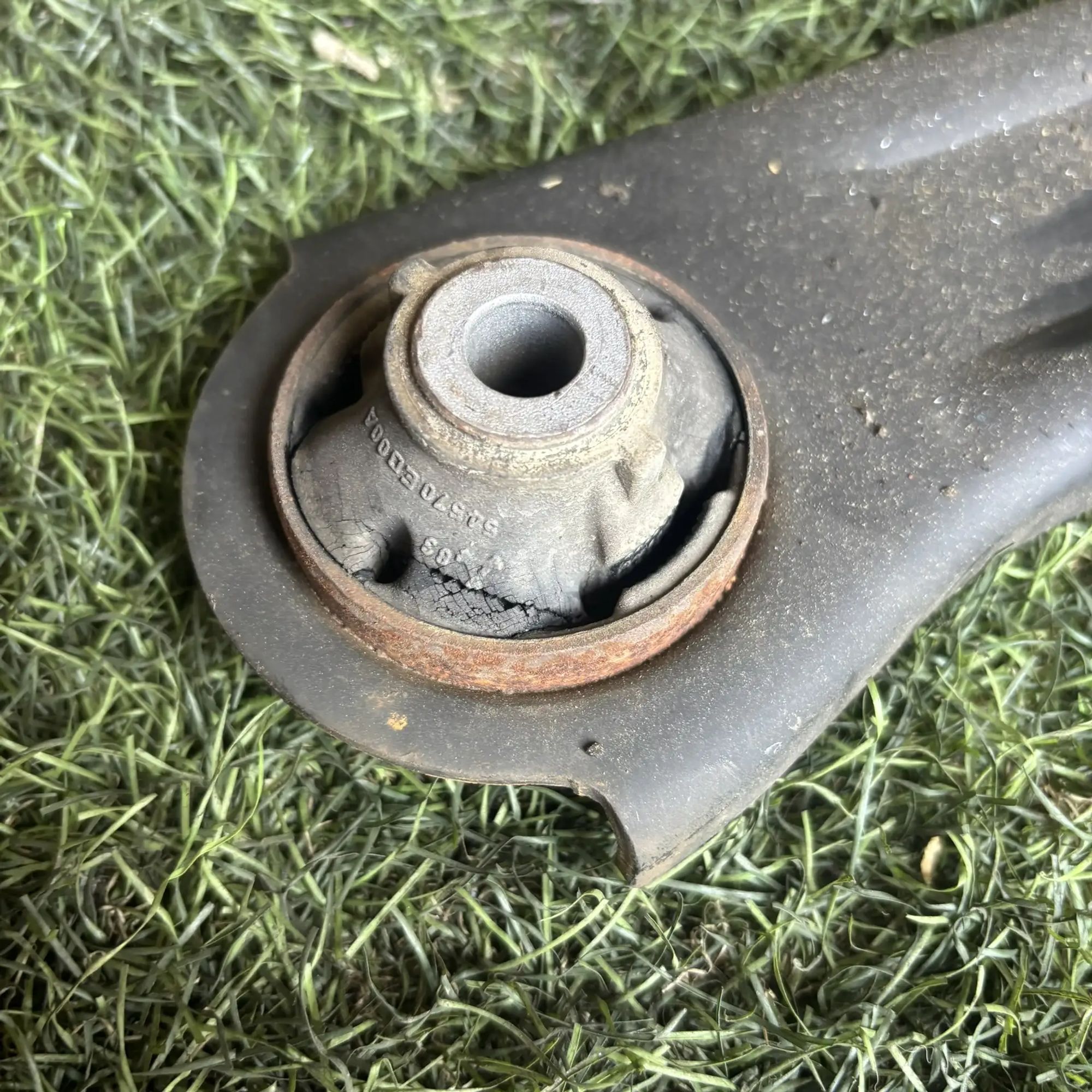 https://ycs.partsauto.market/partsauto-images/thmbs/userImages/772e461030aea93f4dbb6447c0f924d3/part/46b82ad4-e9a1-41c3-ac83-fee1f52559ef_1777097819186.jpg