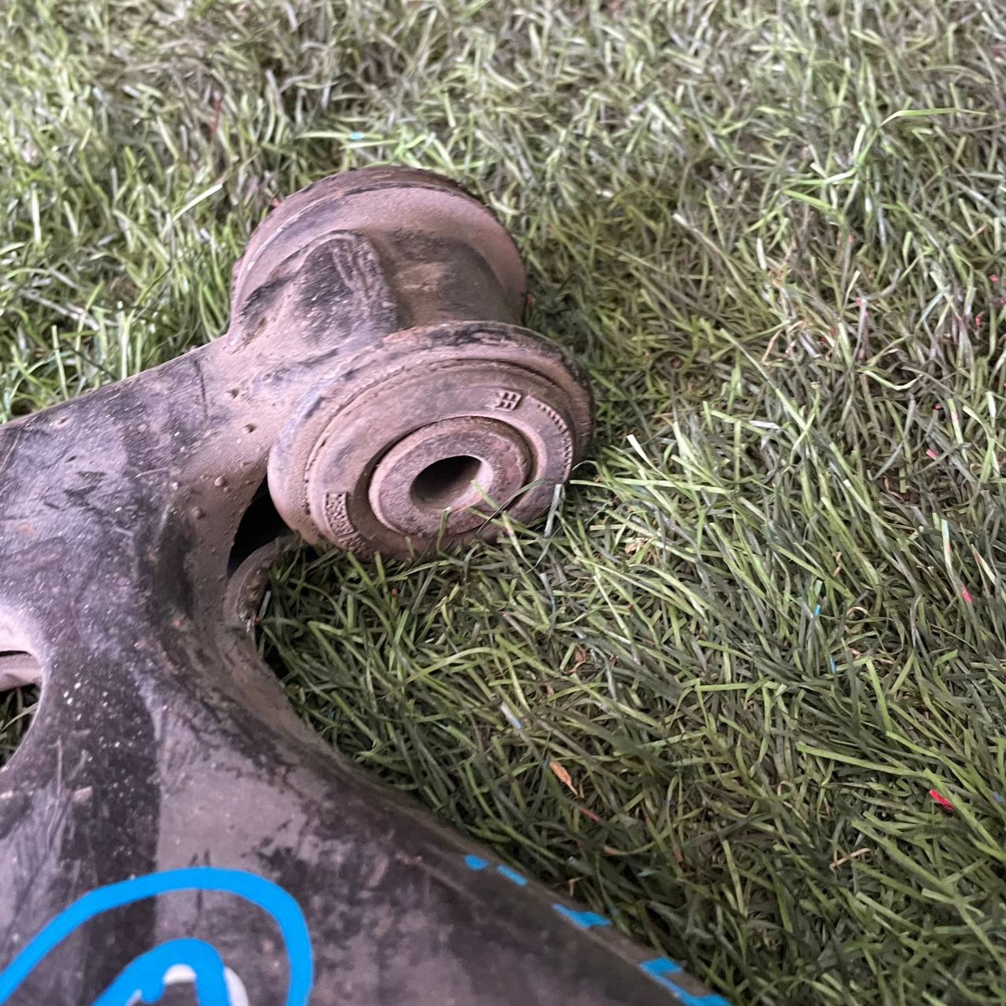 424 Рычаг передний правый нижний MAZDA DEMIO DY3W, 1 рублей, Невинномысск