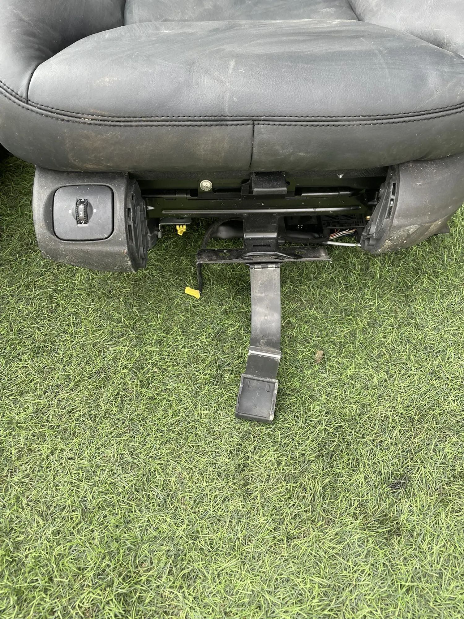https://ycs.partsauto.market/partsauto-images/thmbs/userImages/772e461030aea93f4dbb6447c0f924d3/part/4711fb89-48ab-43f5-beb7-b62e048ef0d9_1775137531042.jpg