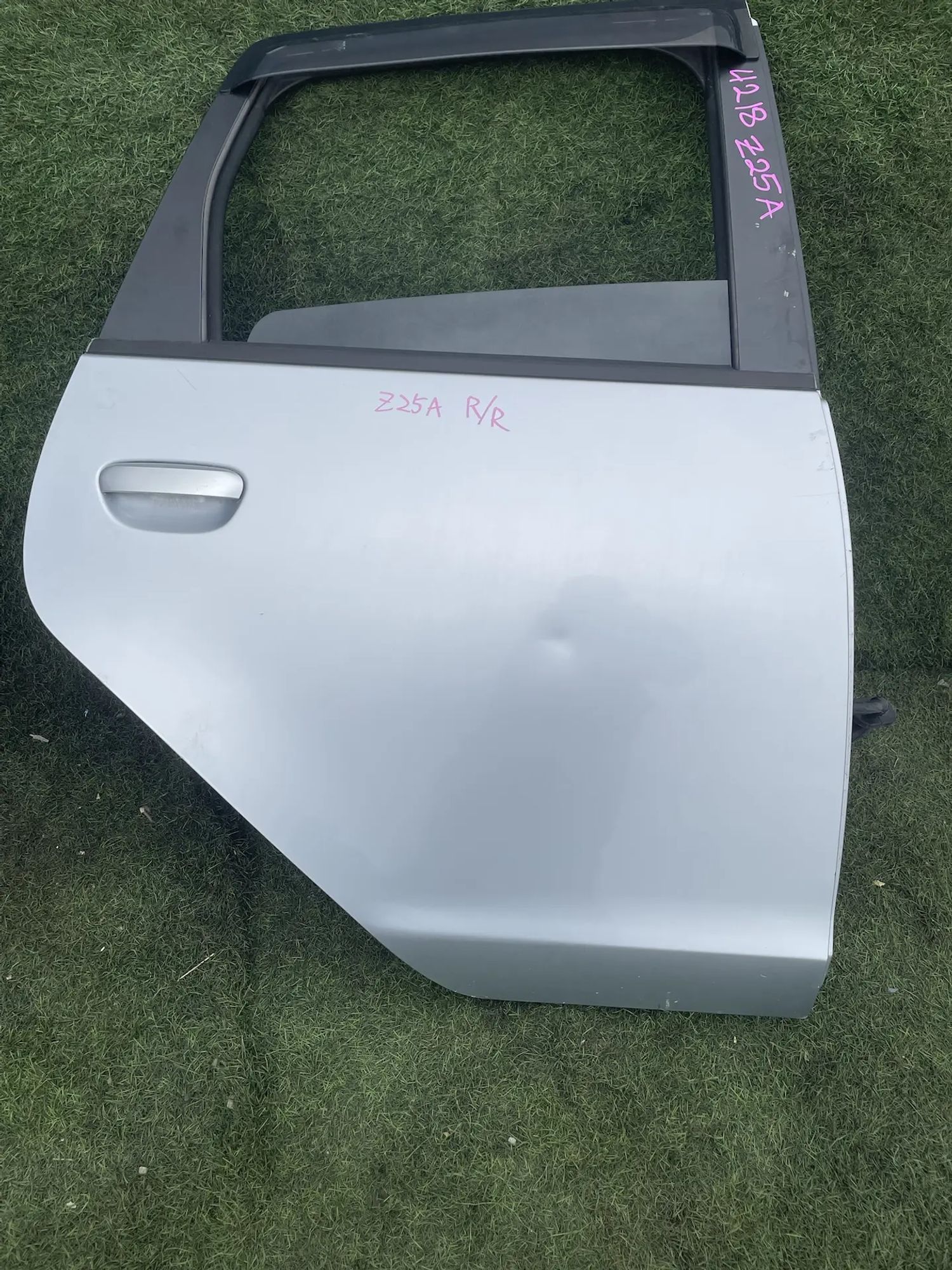 4218 Дверь задняя правая Mitsubishi Colt Z25A 4G19 1.3 2002, 9500 рублей, Невинномысск
