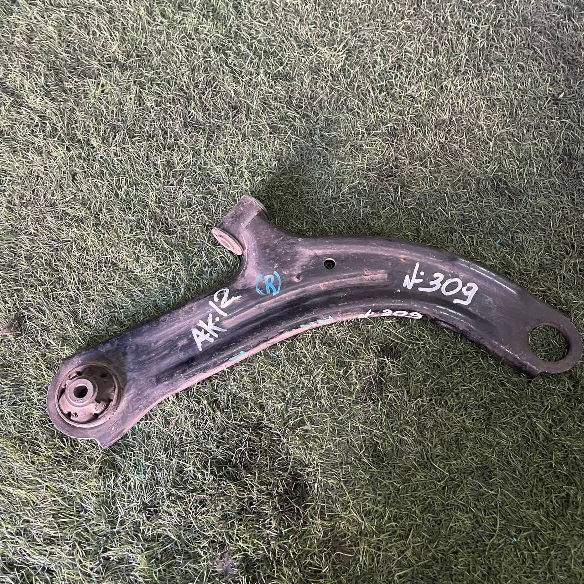 309 Рычаг передний правый нижний NISSAN MARCH AK12, 3000 рублей, Невинномысск