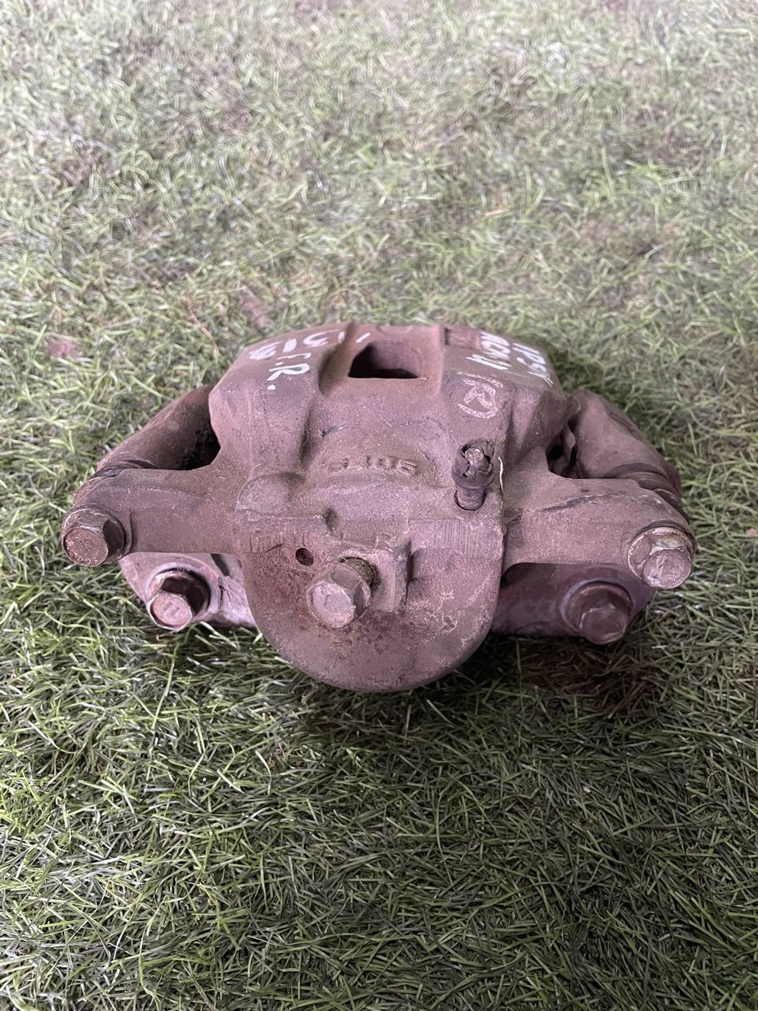 313 Суппорт тормозной передний правый TOYOTA IPSUM ACM21, 3000 рублей, Невинномысск