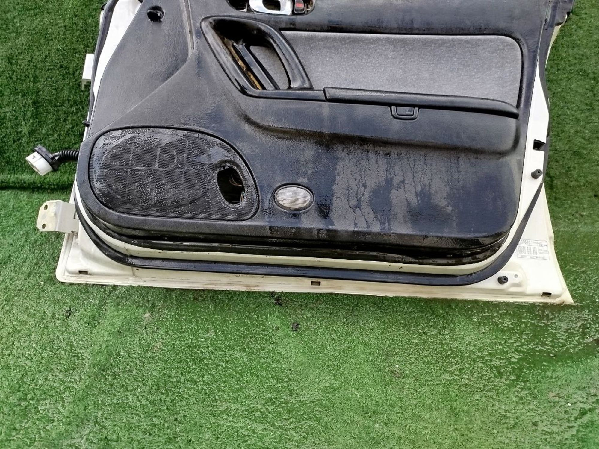 1587 дверь на MAZDA DEMIO DY5W, 9500 рублей, Невинномысск