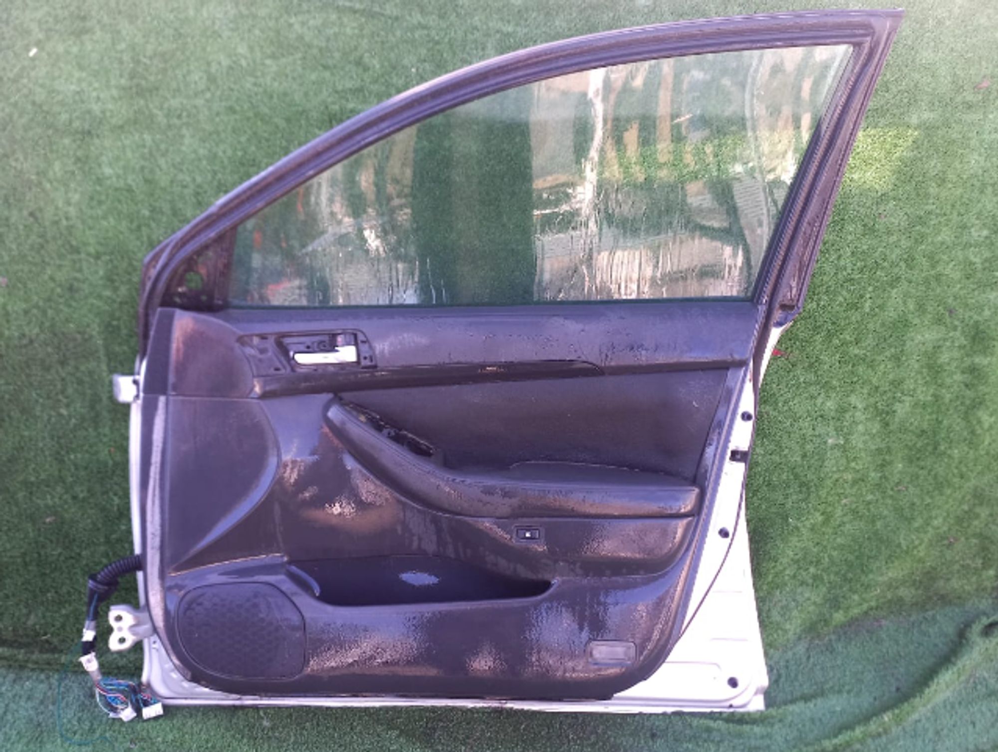 1677 дверь на TOYOTA AVENSIS AZT250, 22500 рублей, Невинномысск