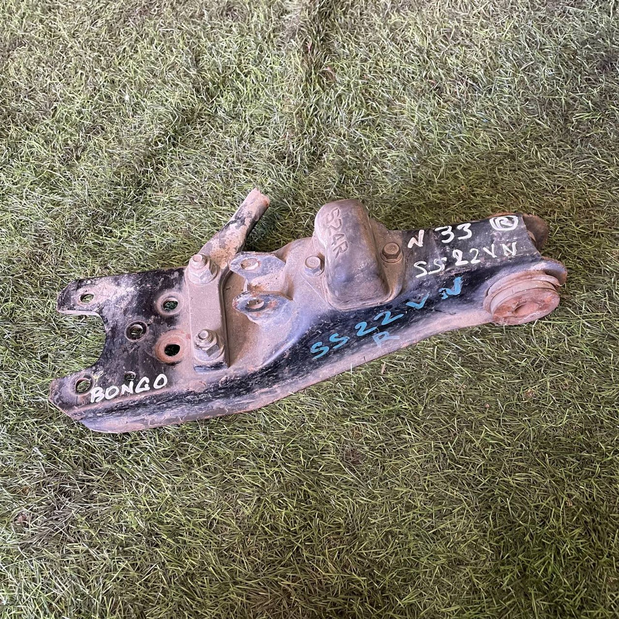 33 Рычаг передний правый нижний Mazda Bongo SS22, 2000 рублей, Невинномысск