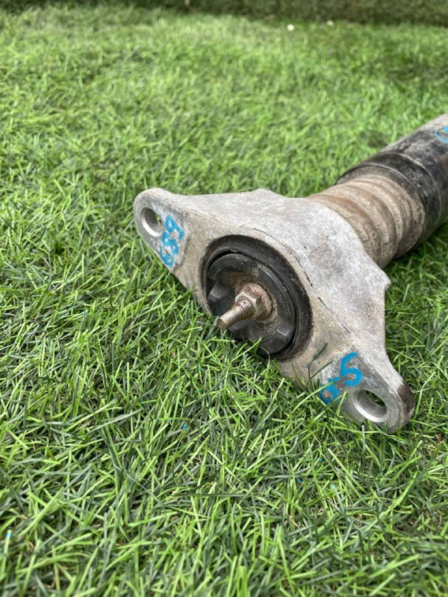 https://ycs.partsauto.market/partsauto-images/thmbs/userImages/772e461030aea93f4dbb6447c0f924d3/part/47fecd3a-85d5-4f57-b807-8a77ae1bb14b_1773812892657.jpg