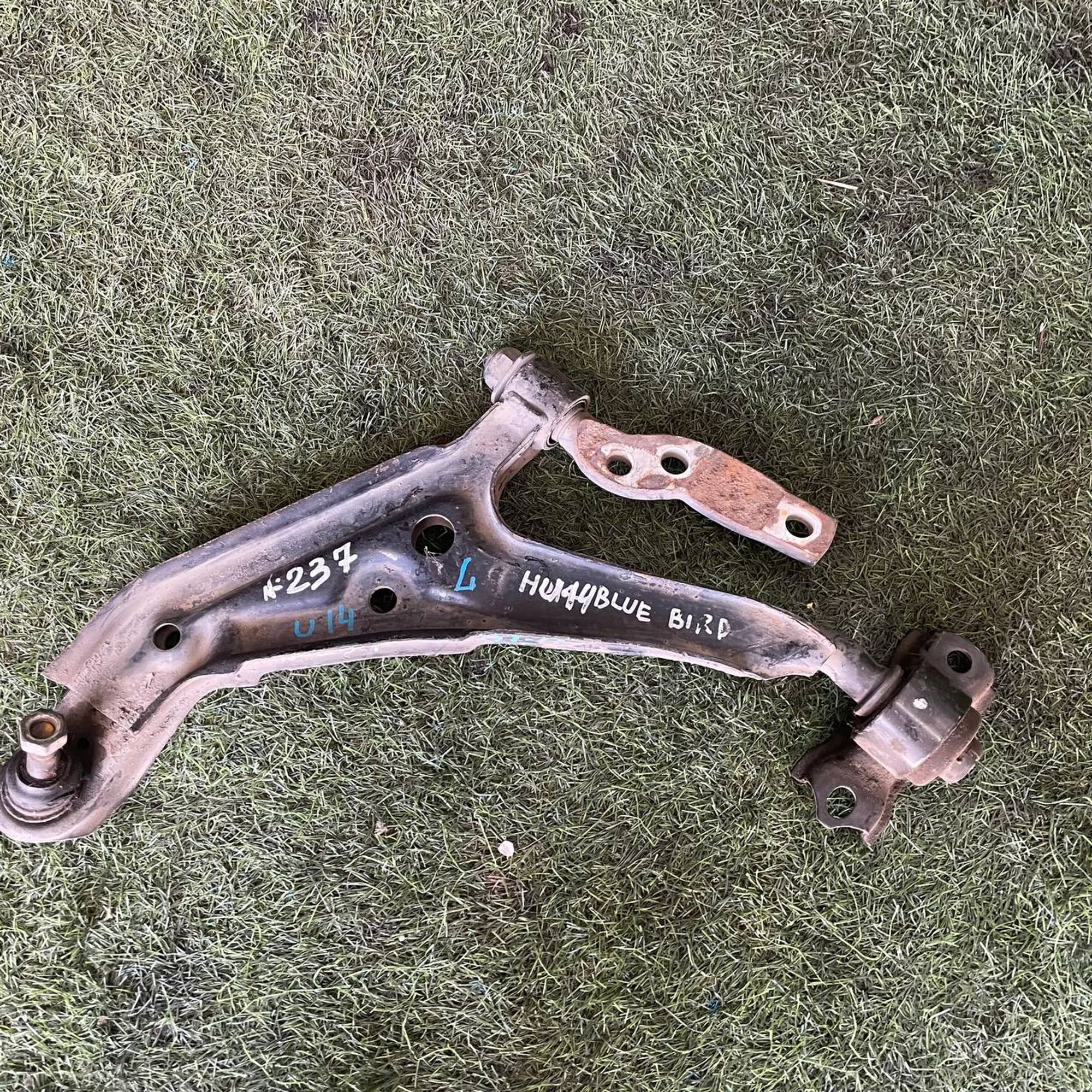 237 Рычаг передний левый нижний NISSAN BLUEBIRD U14, 1 рублей, Невинномысск