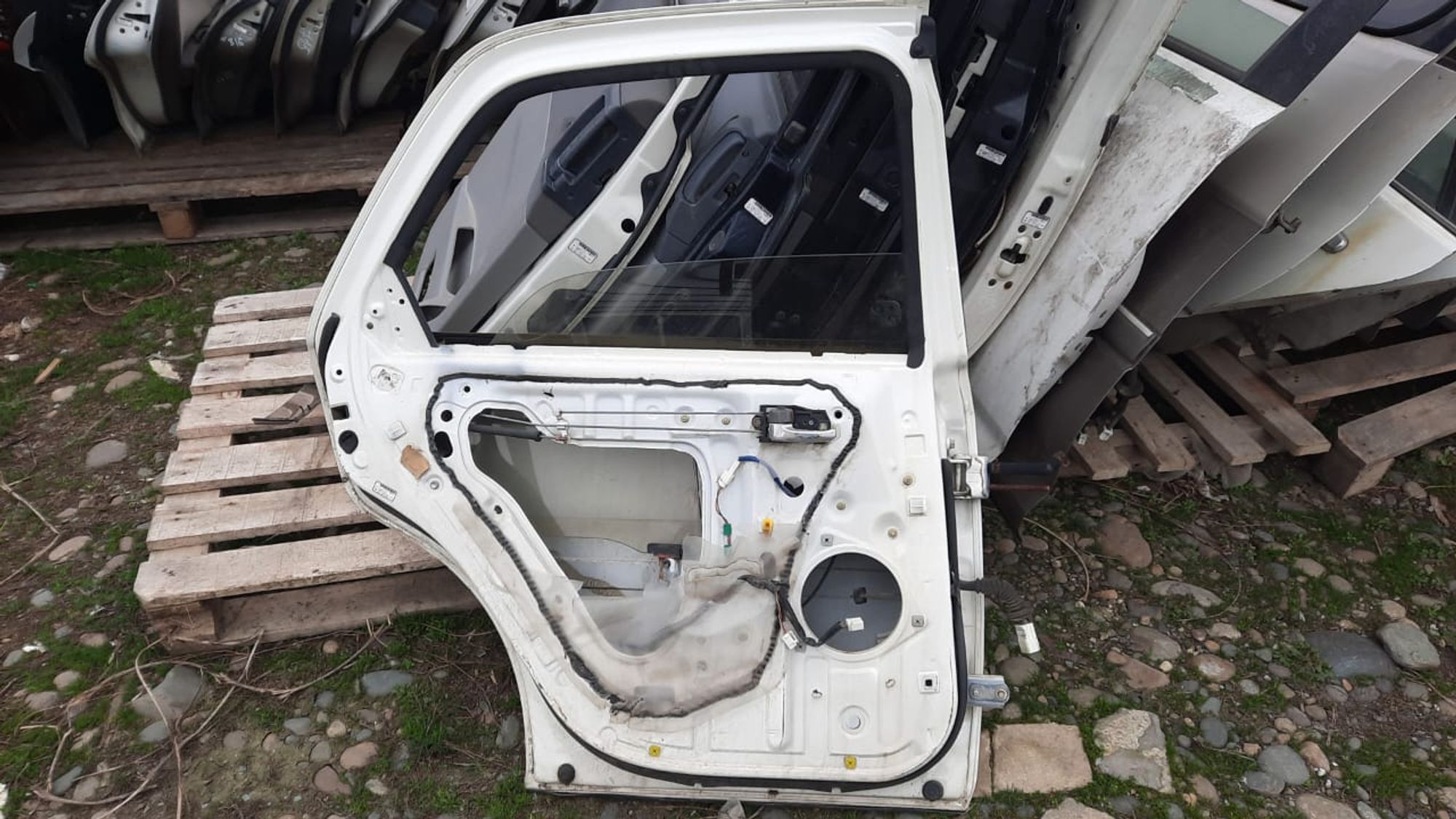 1518 дверь на TOYOTA CRESTA GX100, 5500 рублей, Невинномысск