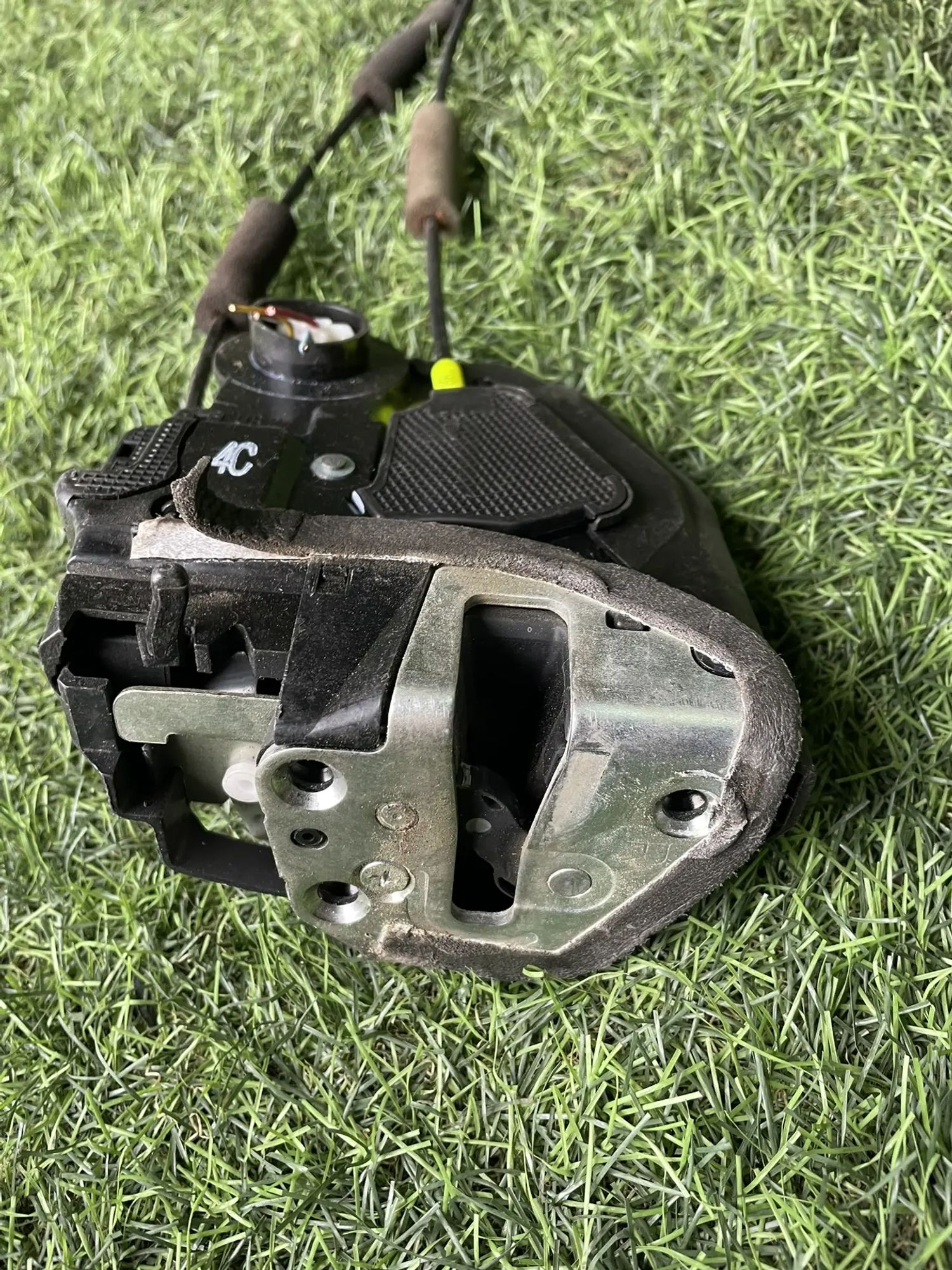 https://ycs.partsauto.market/partsauto-images/thmbs/userImages/772e461030aea93f4dbb6447c0f924d3/part/4878d71f-bf87-4ba8-be2c-55e09e5940f4_1774944485785.jpg