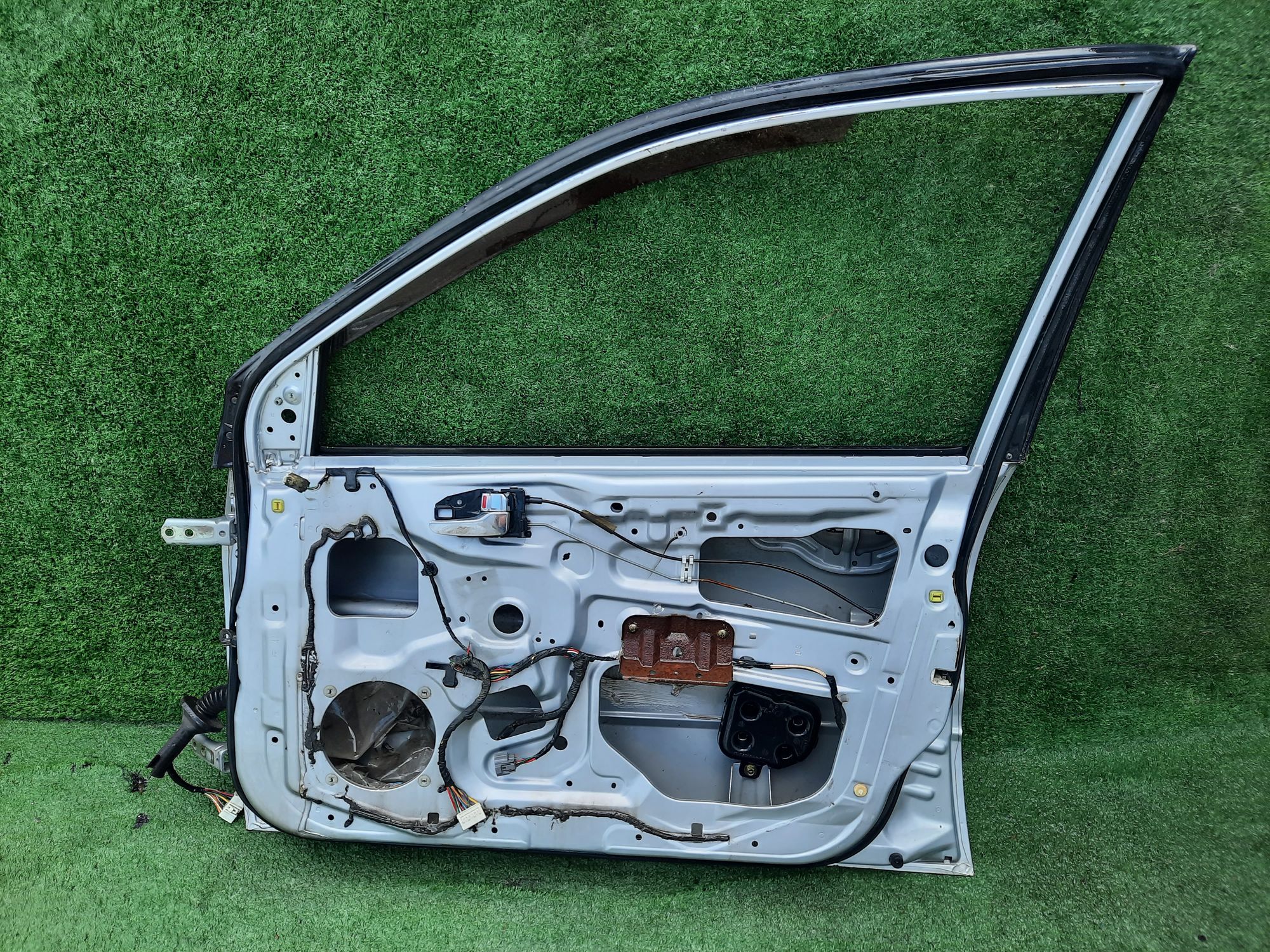 358 дверь на MITSUBISHI LANCER CEDIA CS2A, 10500 рублей, Невинномысск