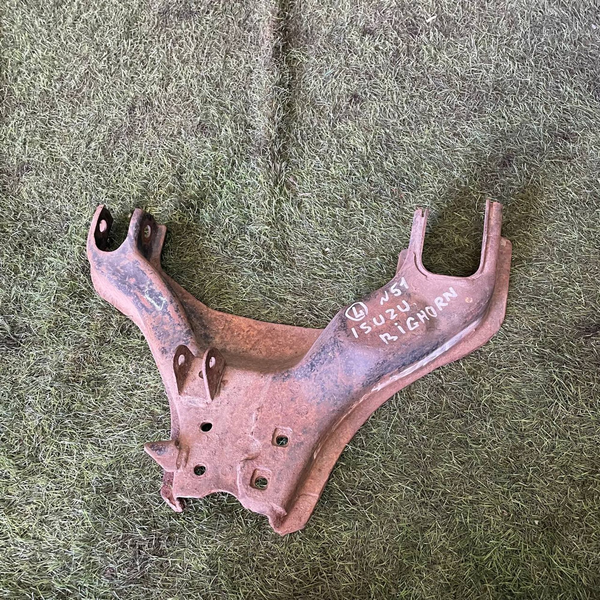 51 Рычаг передний левый нижний ISUZU BIGHORN, 3500 рублей, Невинномысск