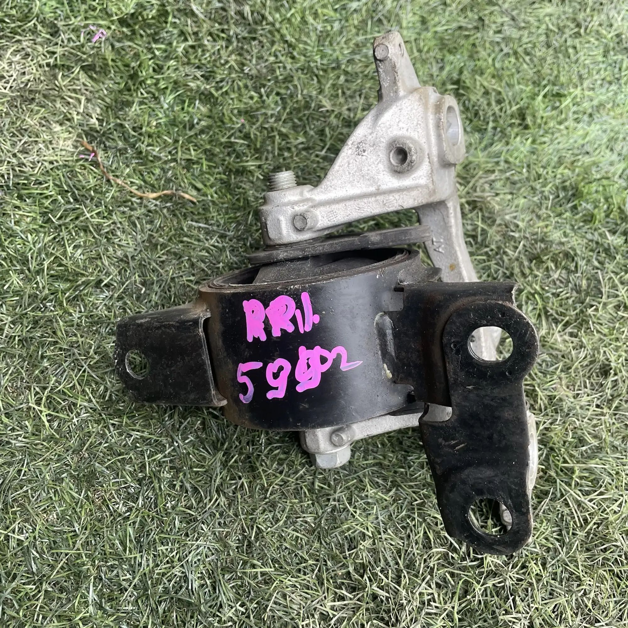 https://ycs.partsauto.market/partsauto-images/thmbs/userImages/772e461030aea93f4dbb6447c0f924d3/part/48f14fb4-214a-4b19-a995-ae96348d7090_1779192942882.jpg
