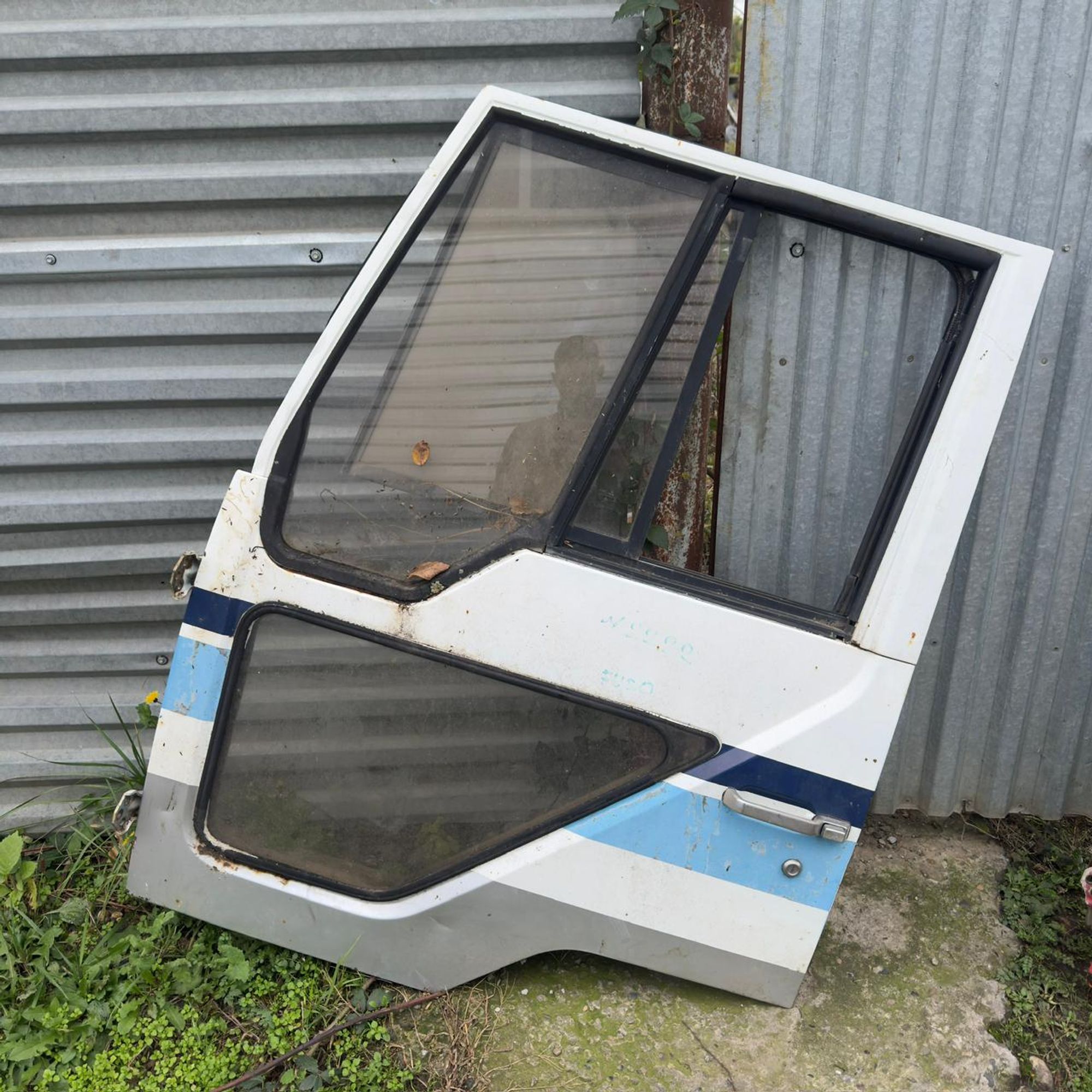 2222 Дверь передняя левая MITSUBISHI FUSO, 9999 рублей, Невинномысск