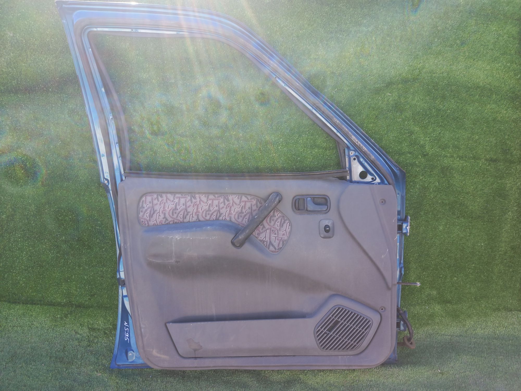 595 дверь на NISSAN MISTRAL R20, 4500 рублей, Невинномысск