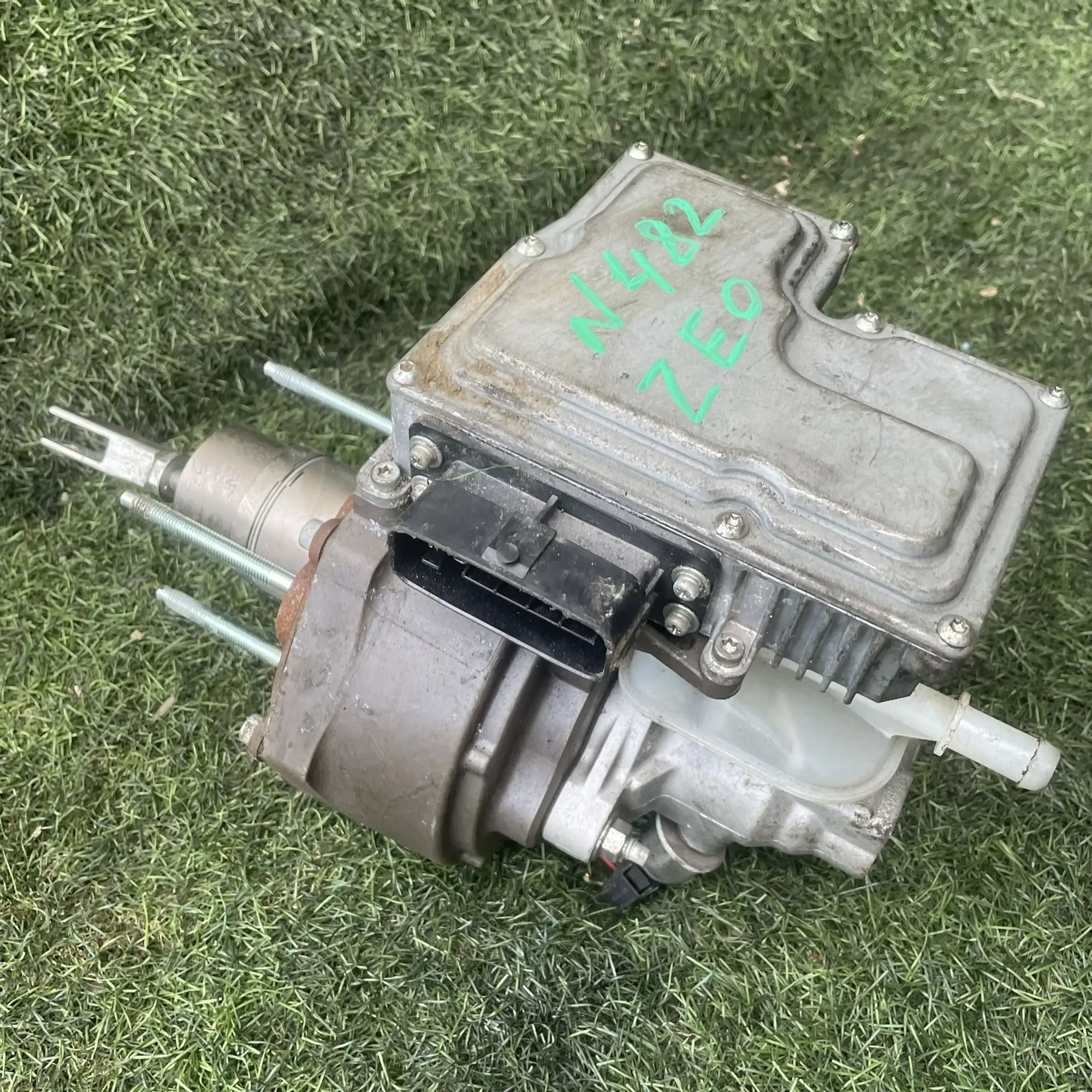 https://ycs.partsauto.market/partsauto-images/thmbs/userImages/772e461030aea93f4dbb6447c0f924d3/part/4b375922-5e6c-46e6-a74d-7e8ab7df7de0_1776926177653.jpg