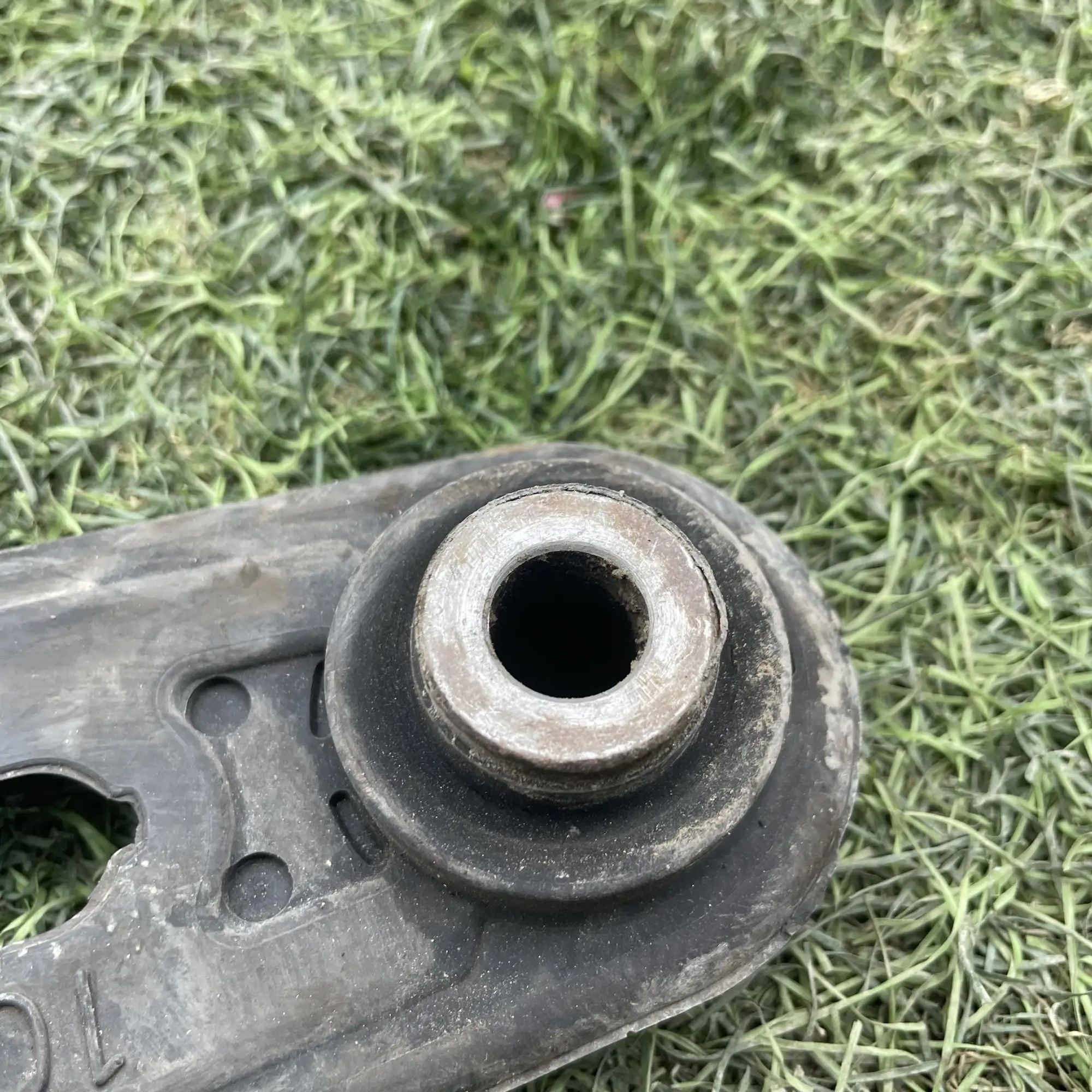 https://ycs.partsauto.market/partsauto-images/thmbs/userImages/772e461030aea93f4dbb6447c0f924d3/part/4b3fd959-87b1-4fe6-b90f-5acba6c2d544_1779194589347.jpg