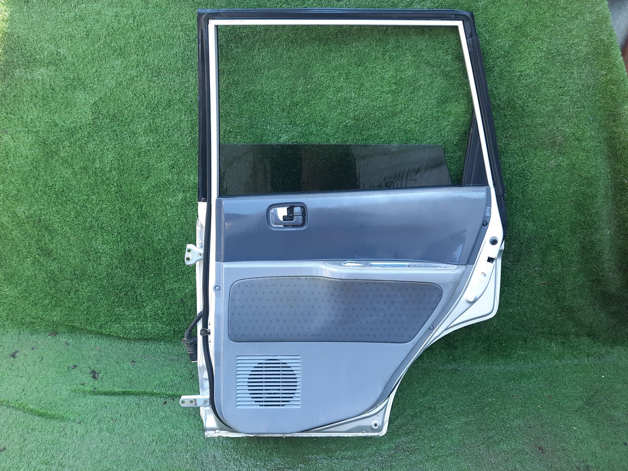 140 дверь на MITSUBISHI DINGO CQ2A, 8500 рублей, Невинномысск