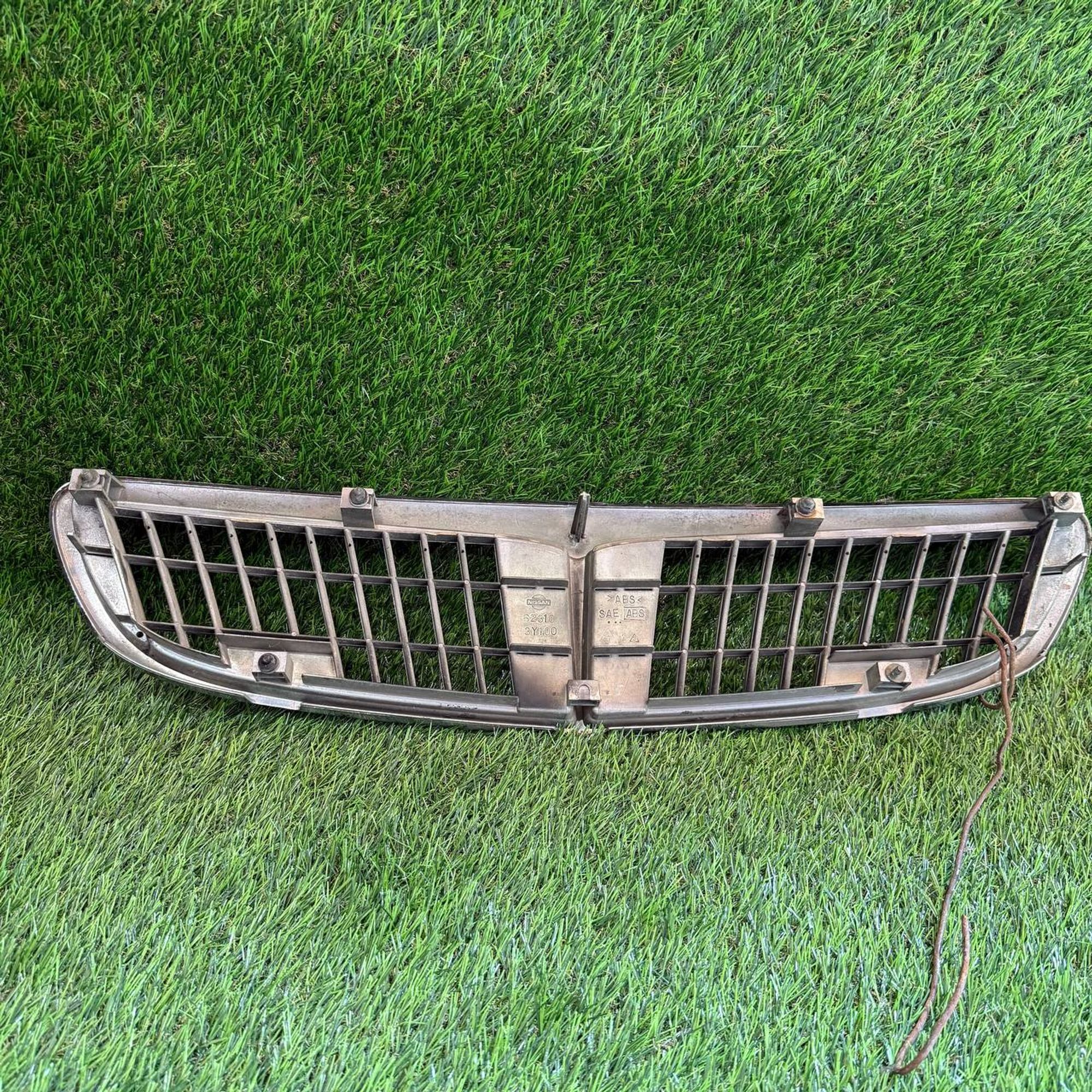 136 решетка радиатора на NISSAN CEFIRO A33, 2500 рублей, Невинномысск