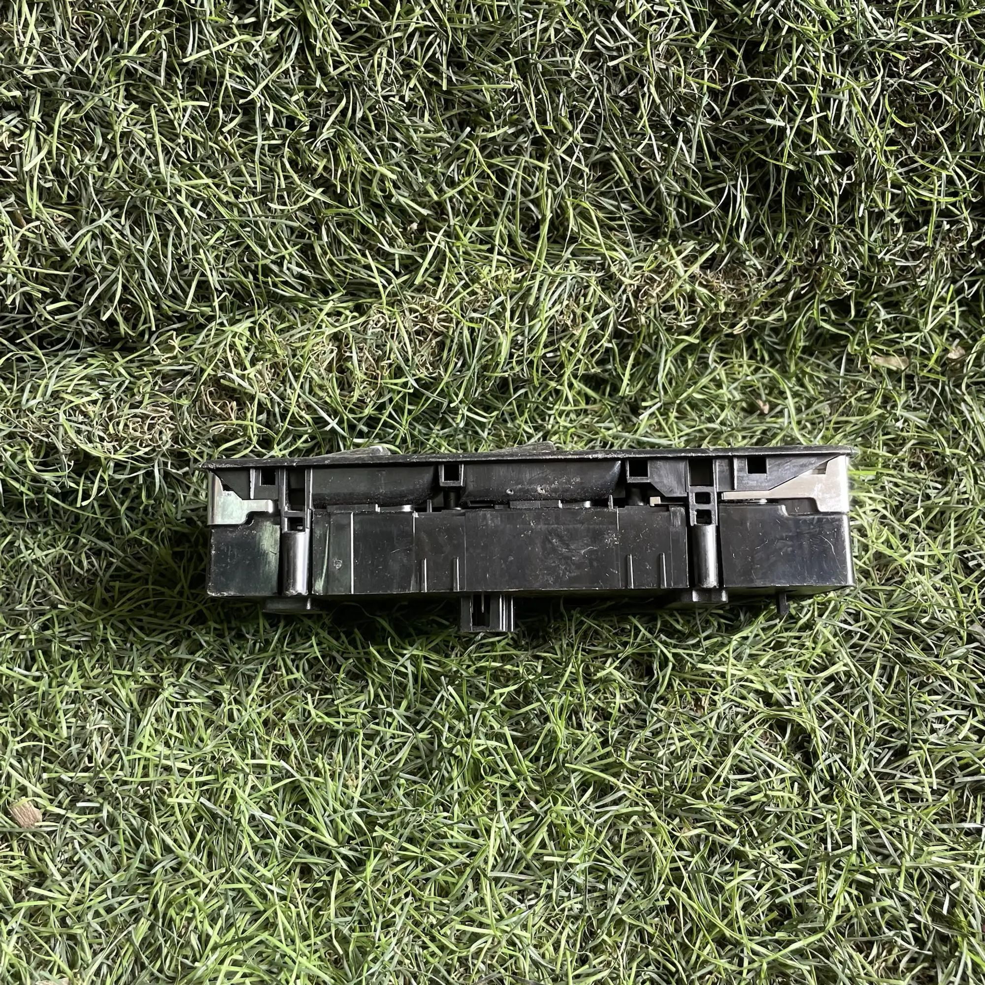 https://ycs.partsauto.market/partsauto-images/thmbs/userImages/772e461030aea93f4dbb6447c0f924d3/part/4c4a6328-293f-440b-acc5-d0e6d14fc975_1778676904232.jpg