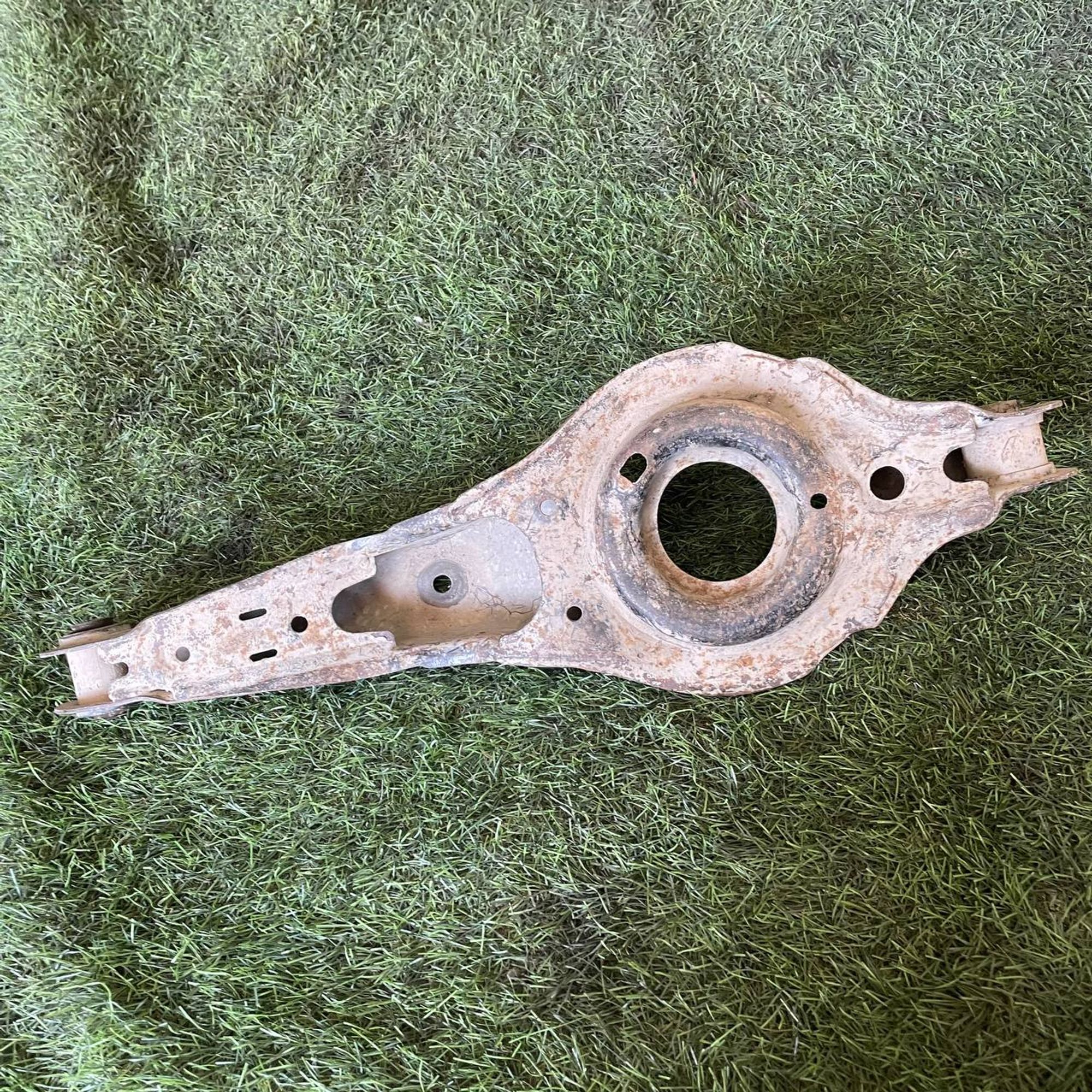 6 Рычаг задний правый нижний MAZDA AXELA BK5P, 3000 рублей, Невинномысск