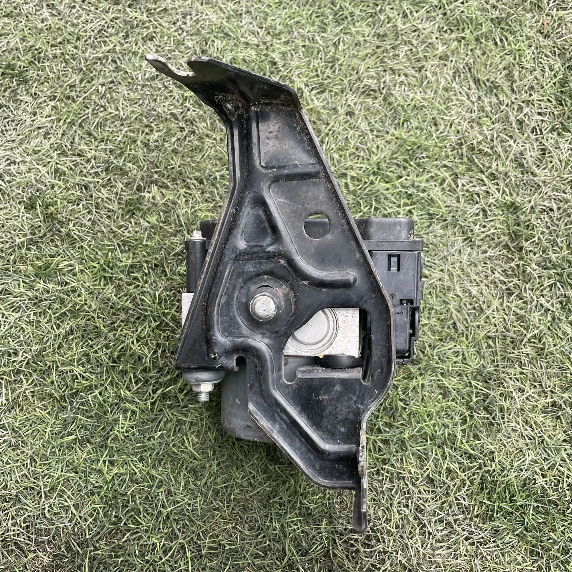 https://ycs.partsauto.market/partsauto-images/thmbs/userImages/772e461030aea93f4dbb6447c0f924d3/part/4c64cdca-cd7a-4d02-96c1-37aa592caa3f_1779187591254.jpg