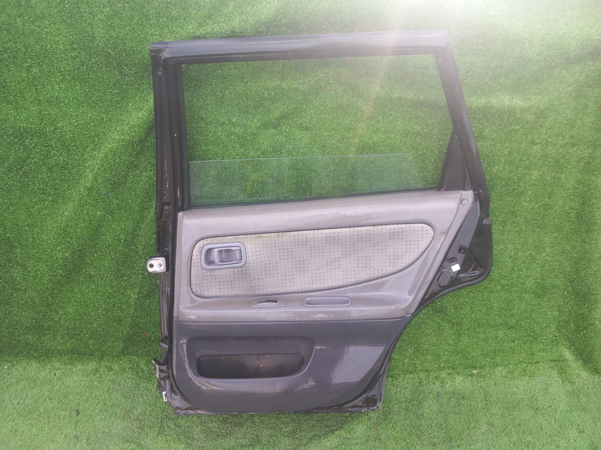 1022 дверь на NISSAN AVENIR W11, 8000 рублей, Невинномысск