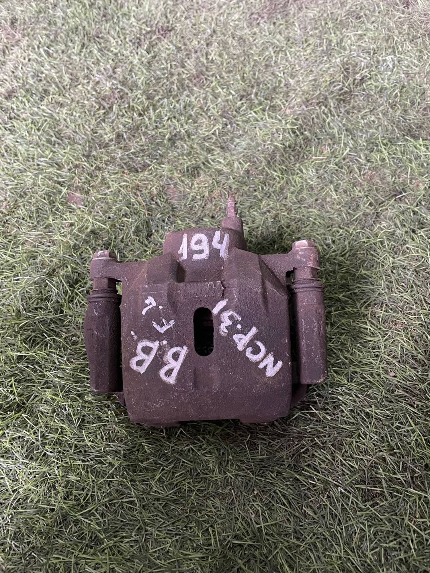 194 Суппорт тормозной передний левый TOYOTA BB NCP31, 3000 рублей, Невинномысск