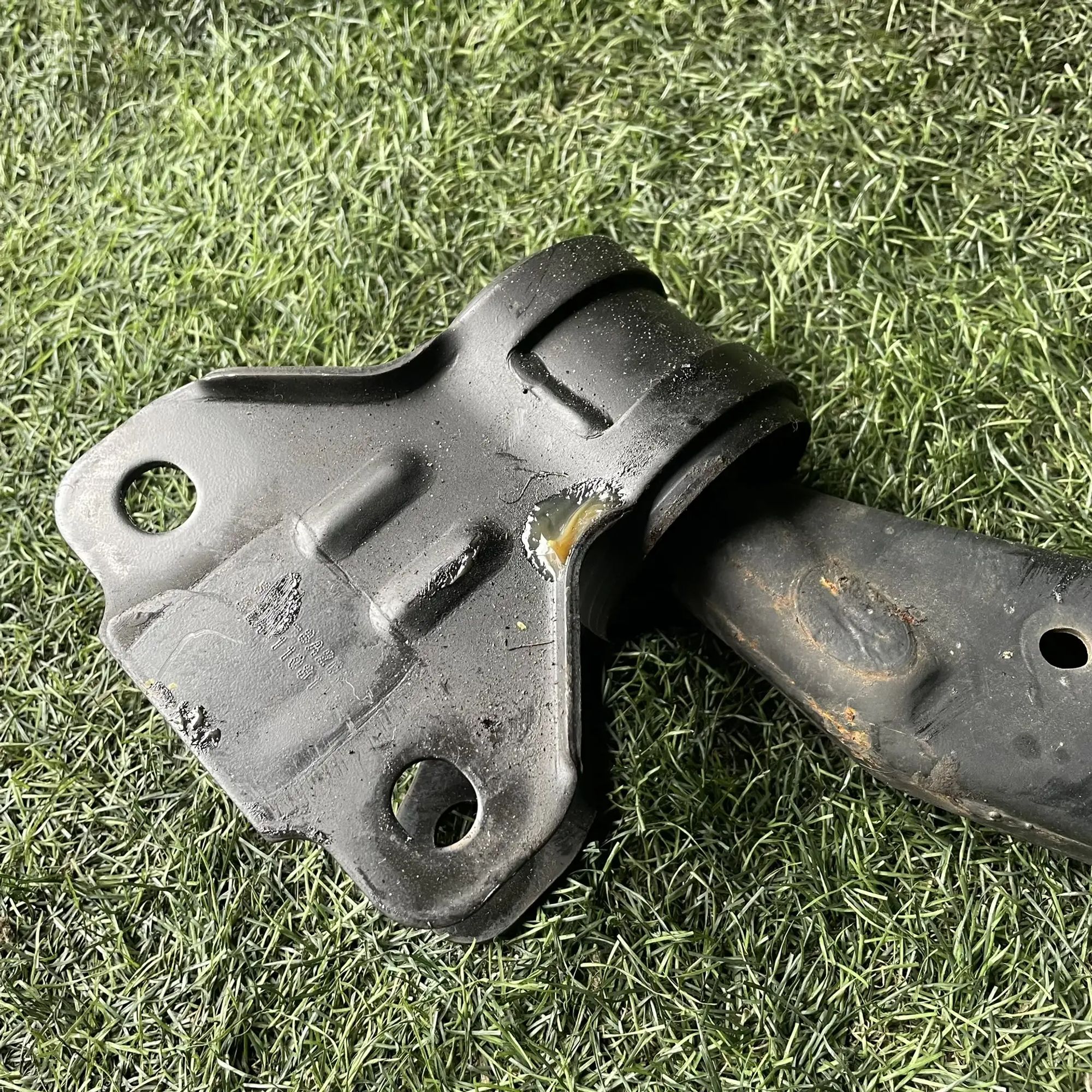 https://ycs.partsauto.market/partsauto-images/thmbs/userImages/772e461030aea93f4dbb6447c0f924d3/part/4d573d45-cb66-45b6-a176-84fcfa74c2f8_1776933677881.jpg