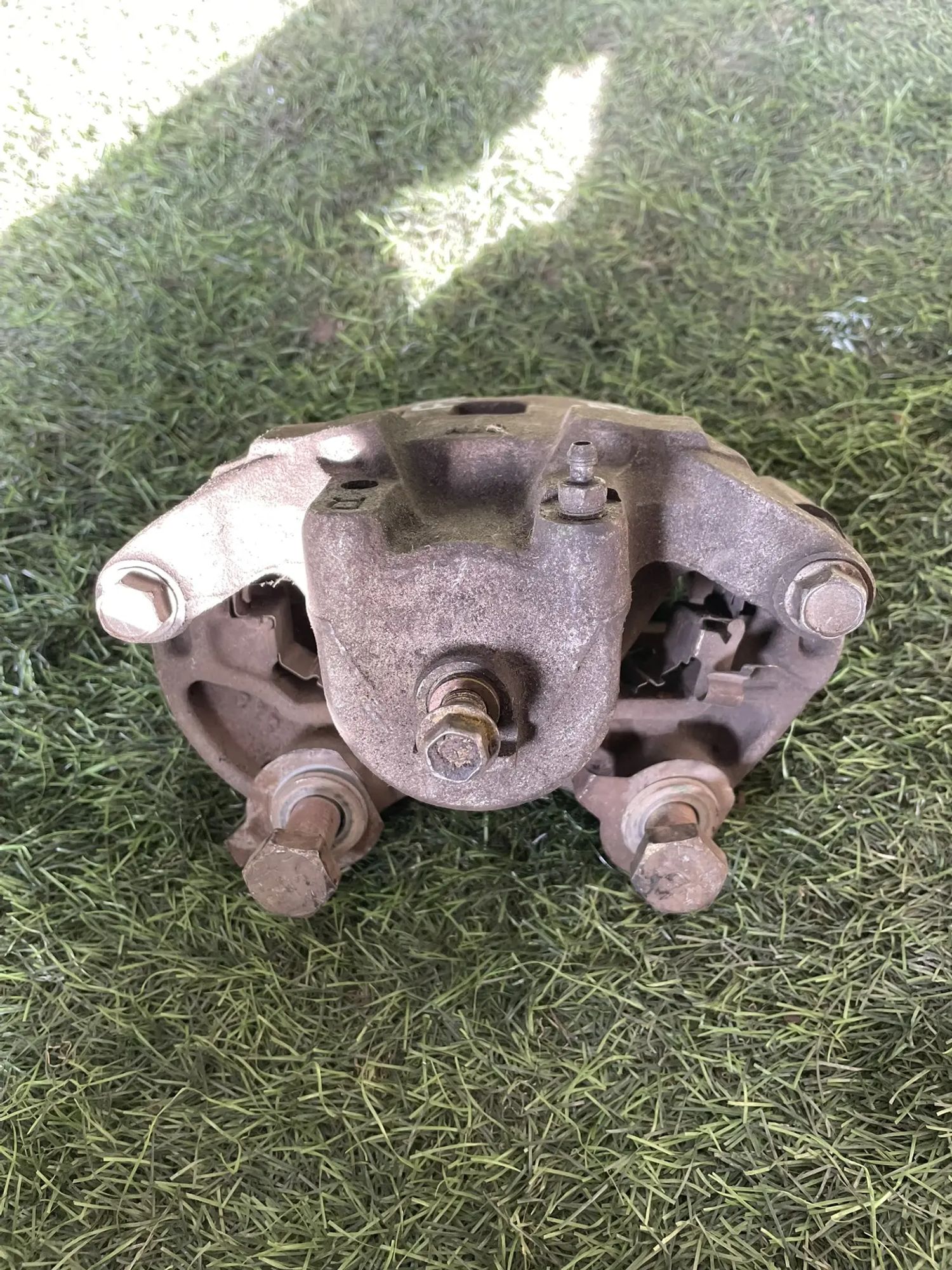 427 Суппорт тормозной передний правый NISSAN SKYLINE V35, 3000 рублей, Невинномысск