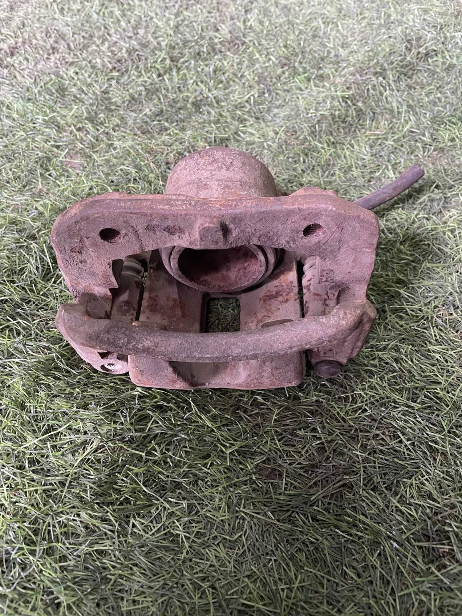 147 Суппорт тормозной передний левый TOYOTA MARK II GX81, 3000 рублей, Невинномысск