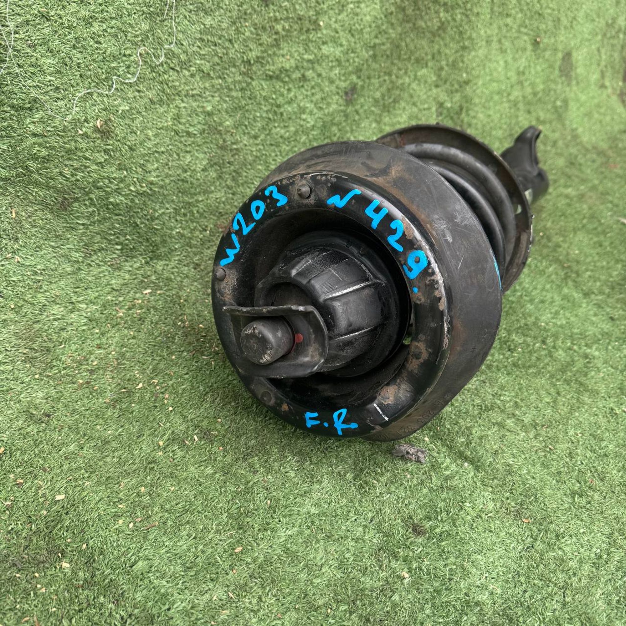https://ycs.partsauto.market/partsauto-images/thmbs/userImages/772e461030aea93f4dbb6447c0f924d3/part/4e43bf53-8f21-46f0-bf11-4f20ba8d0457_1735388876172.jpg