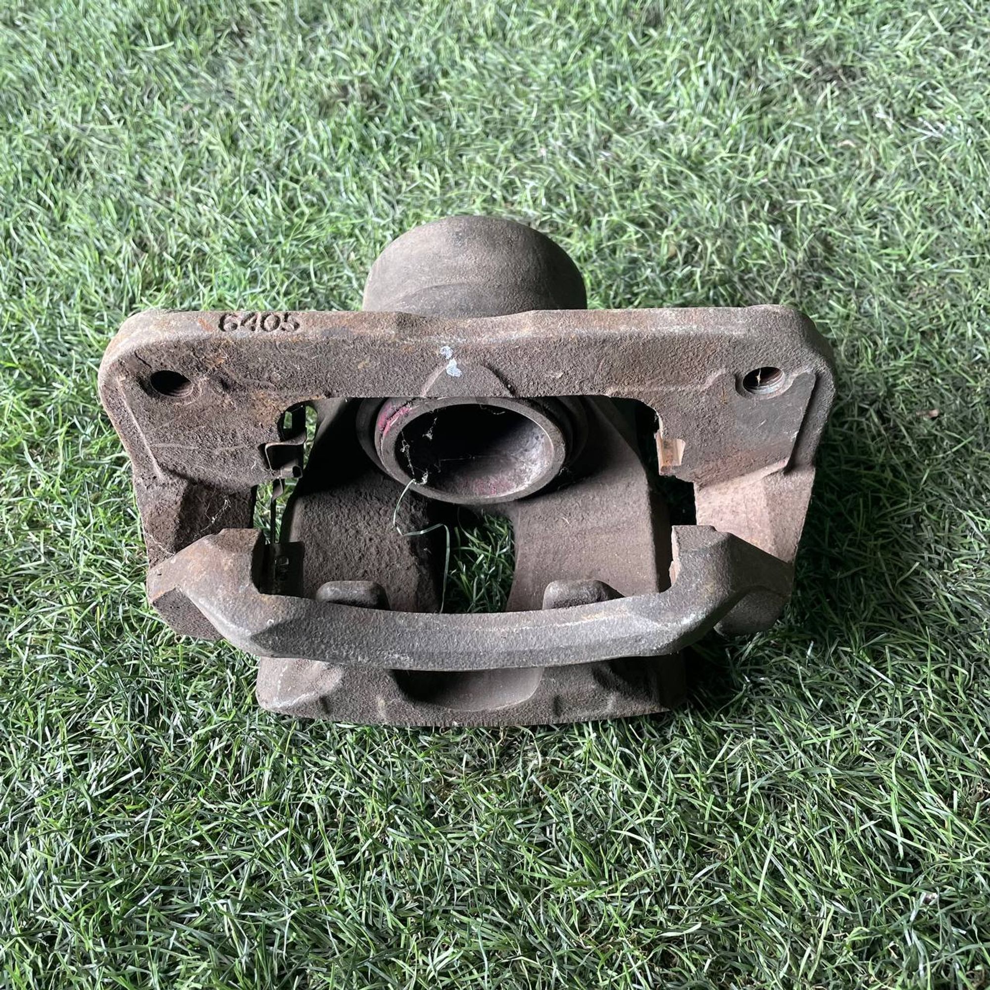 167 Суппорт тормозной передний правый TOYOTA VOXY AZR60, 3000 рублей, Невинномысск