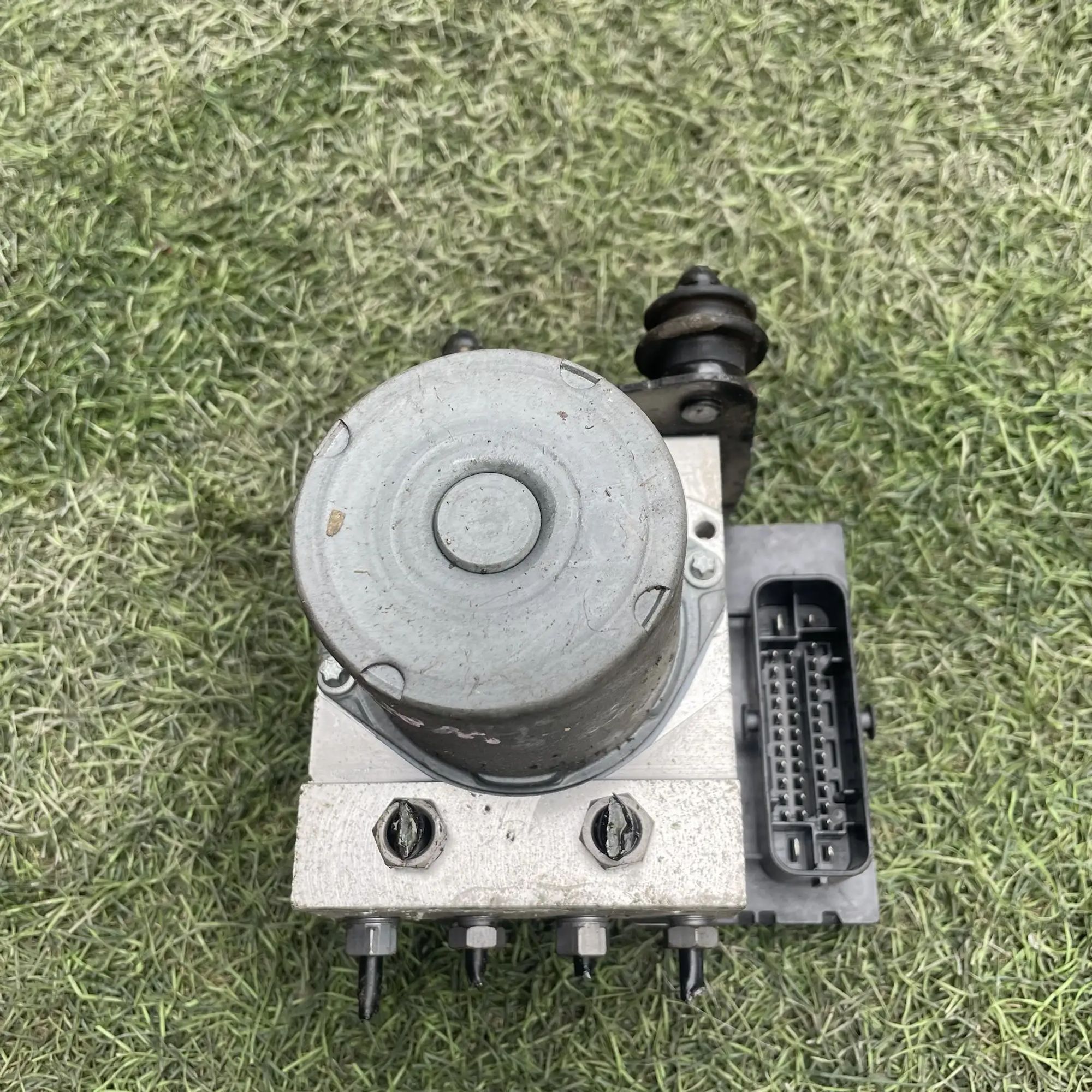 https://ycs.partsauto.market/partsauto-images/thmbs/userImages/772e461030aea93f4dbb6447c0f924d3/part/4e71e1f3-254d-474b-b52f-b485e03693e7_1779178785491.jpg