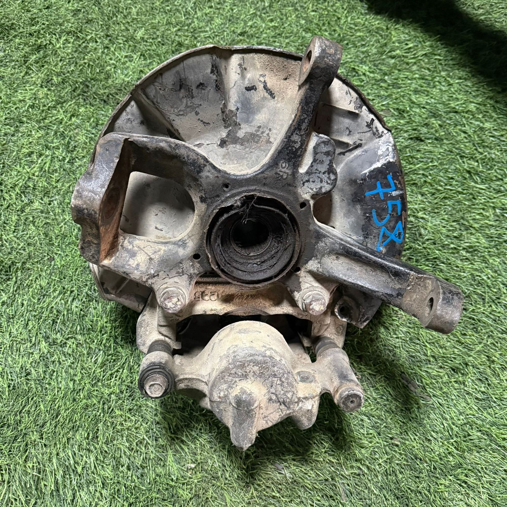 758 Ступица передняя правая MITSUBISHI CHARIOT N43W, 5500 рублей, Невинномысск