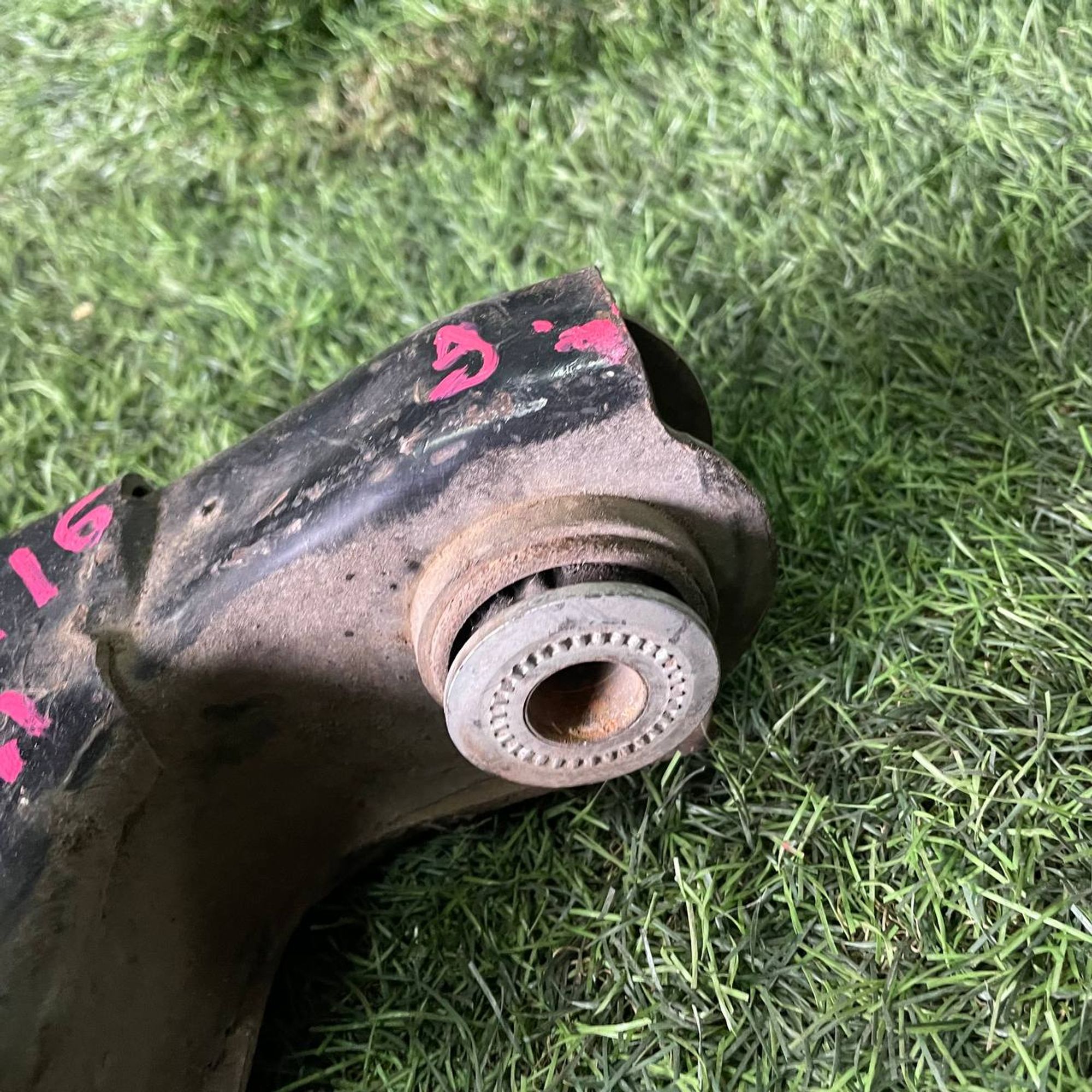 1012 Рычаг передний левый нижний Toyota VCH16, 8000 рублей, Невинномысск