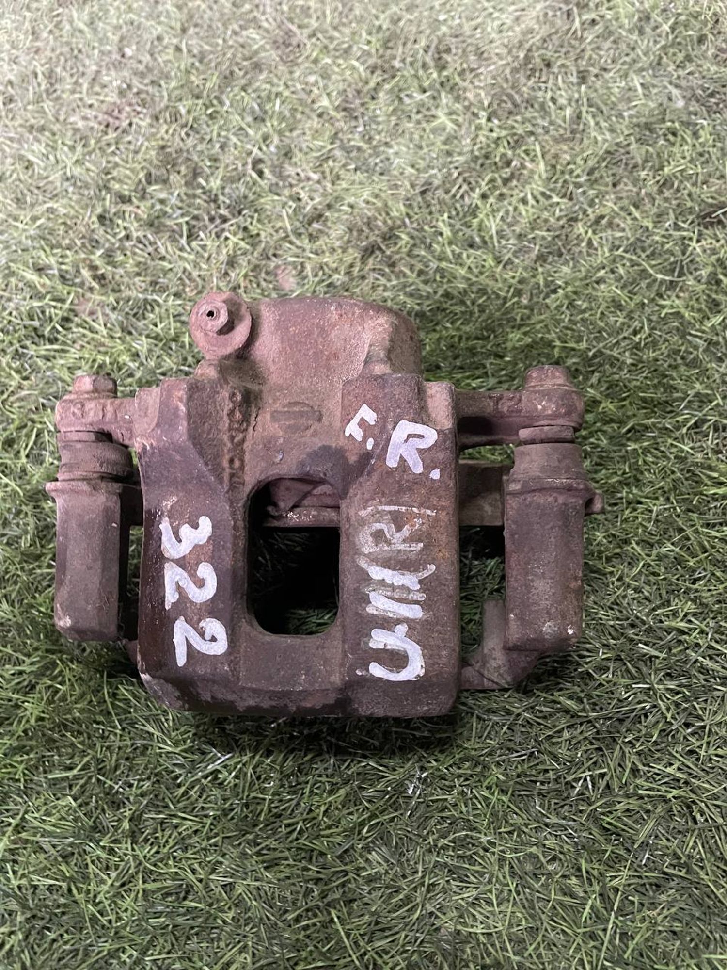 322 Суппорт тормозной передний правый NISSAN BLUEBIRD U11, 3000 рублей, Невинномысск