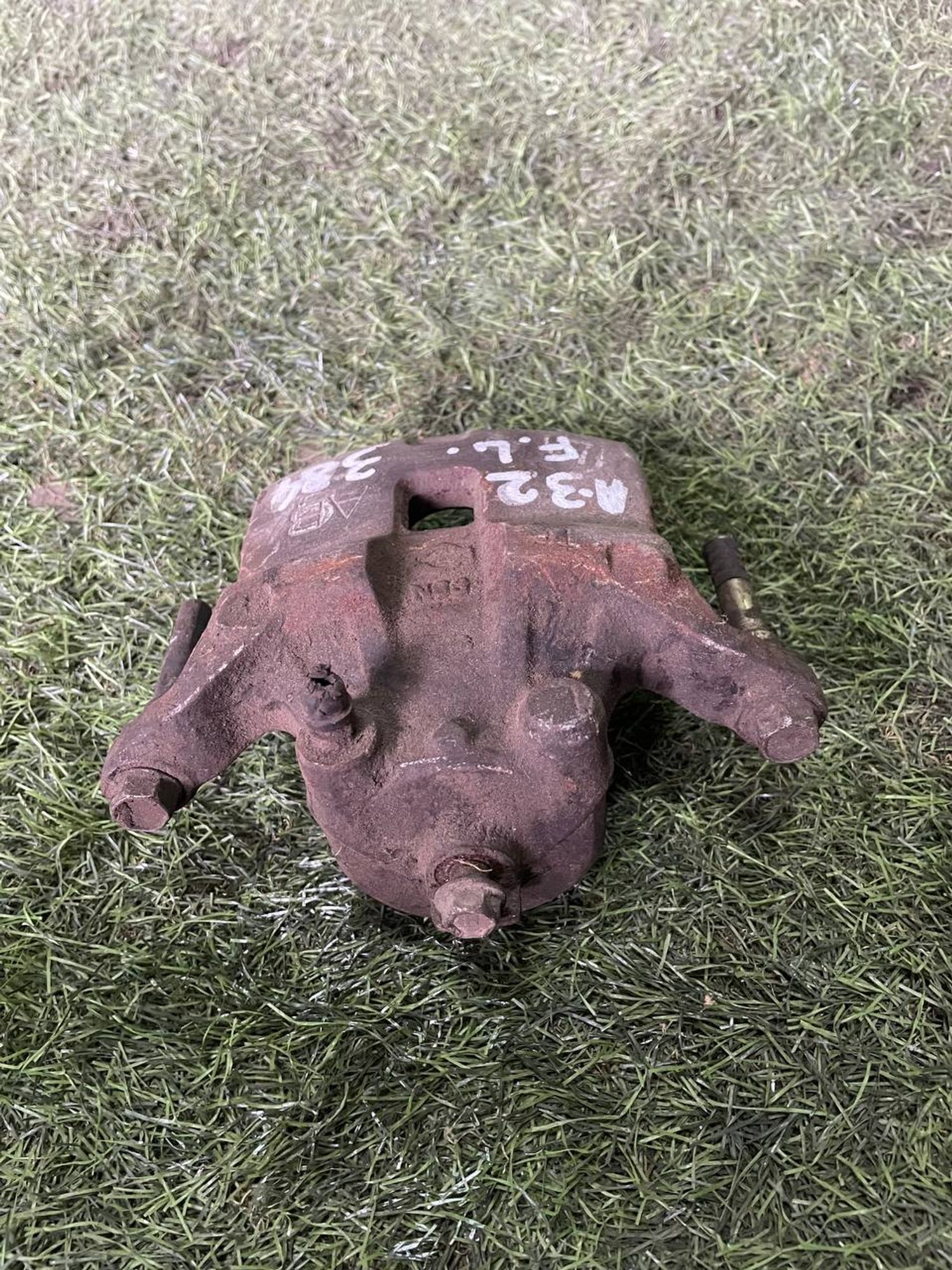 384 Суппорт тормозной передний левый NISSAN CEFIRO A32, 3000 рублей, Невинномысск