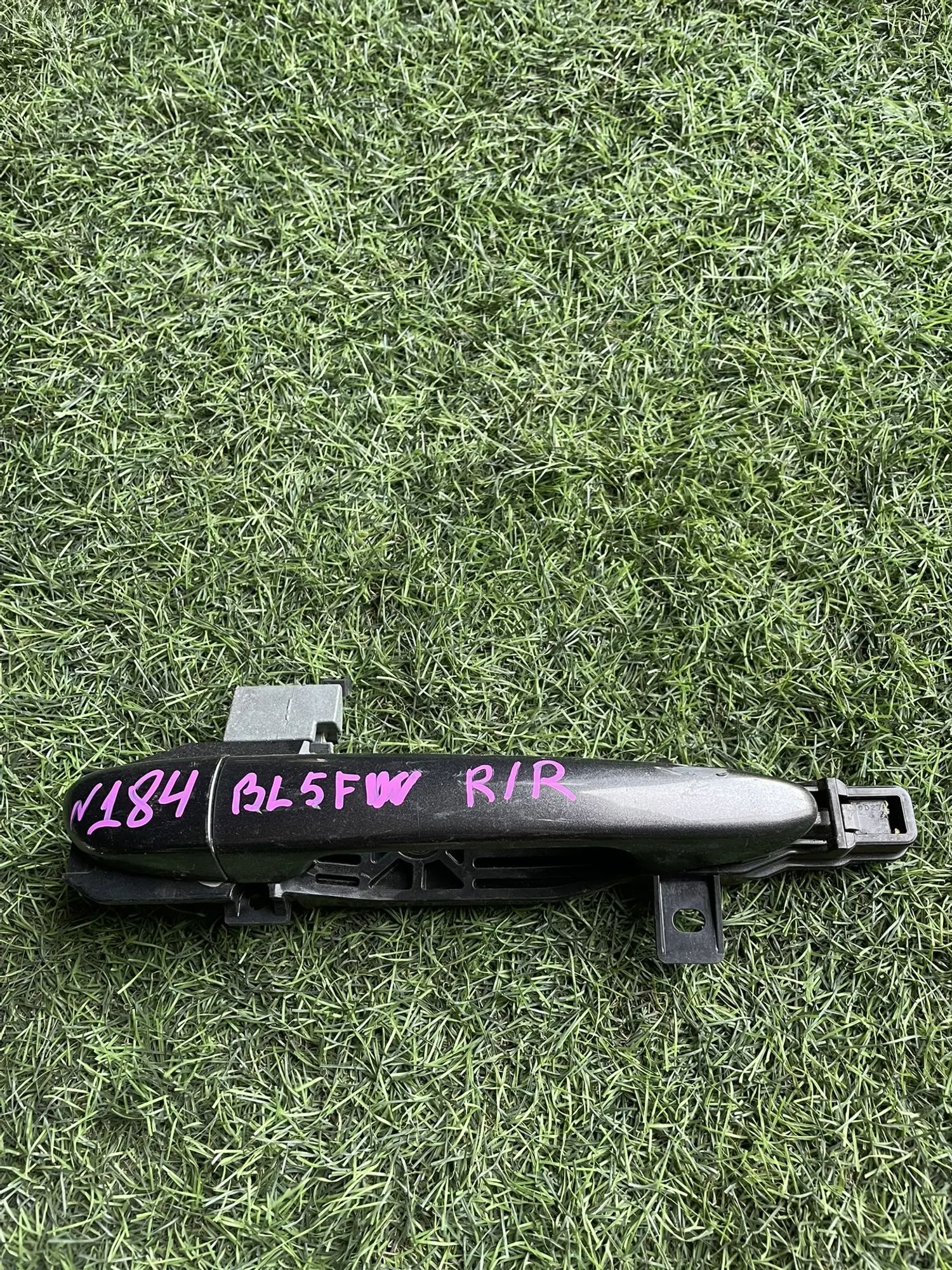 184 Ручка двери внешняя задняя правая MAZDA AXELA BL5FW, 2500 рублей, Невинномысск