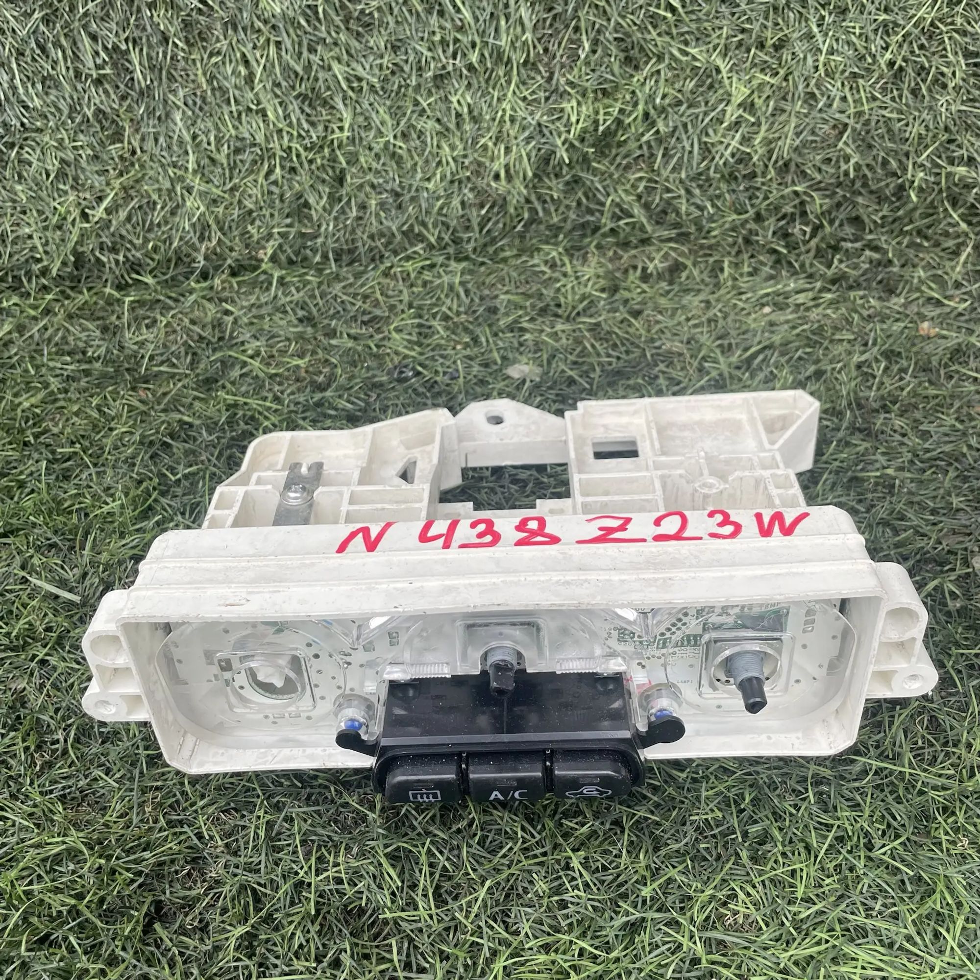 https://ycs.partsauto.market/partsauto-images/thmbs/userImages/772e461030aea93f4dbb6447c0f924d3/part/512ba4c9-b15d-48b2-9599-1f9c1969d8f8_1778922503090.jpg